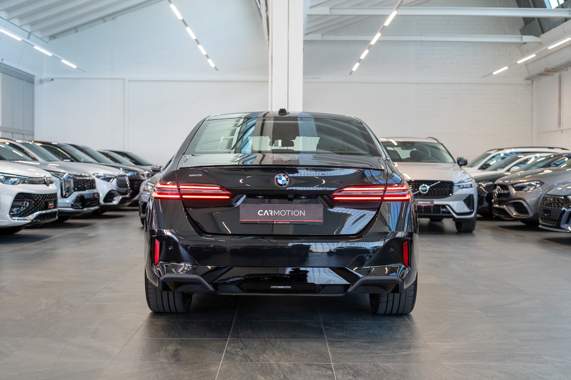 BMW 520i M Sport / Iconic Glow / 4-Zonen Klima / Harman Kardon / Sitzheizung & Lüftung-image-4