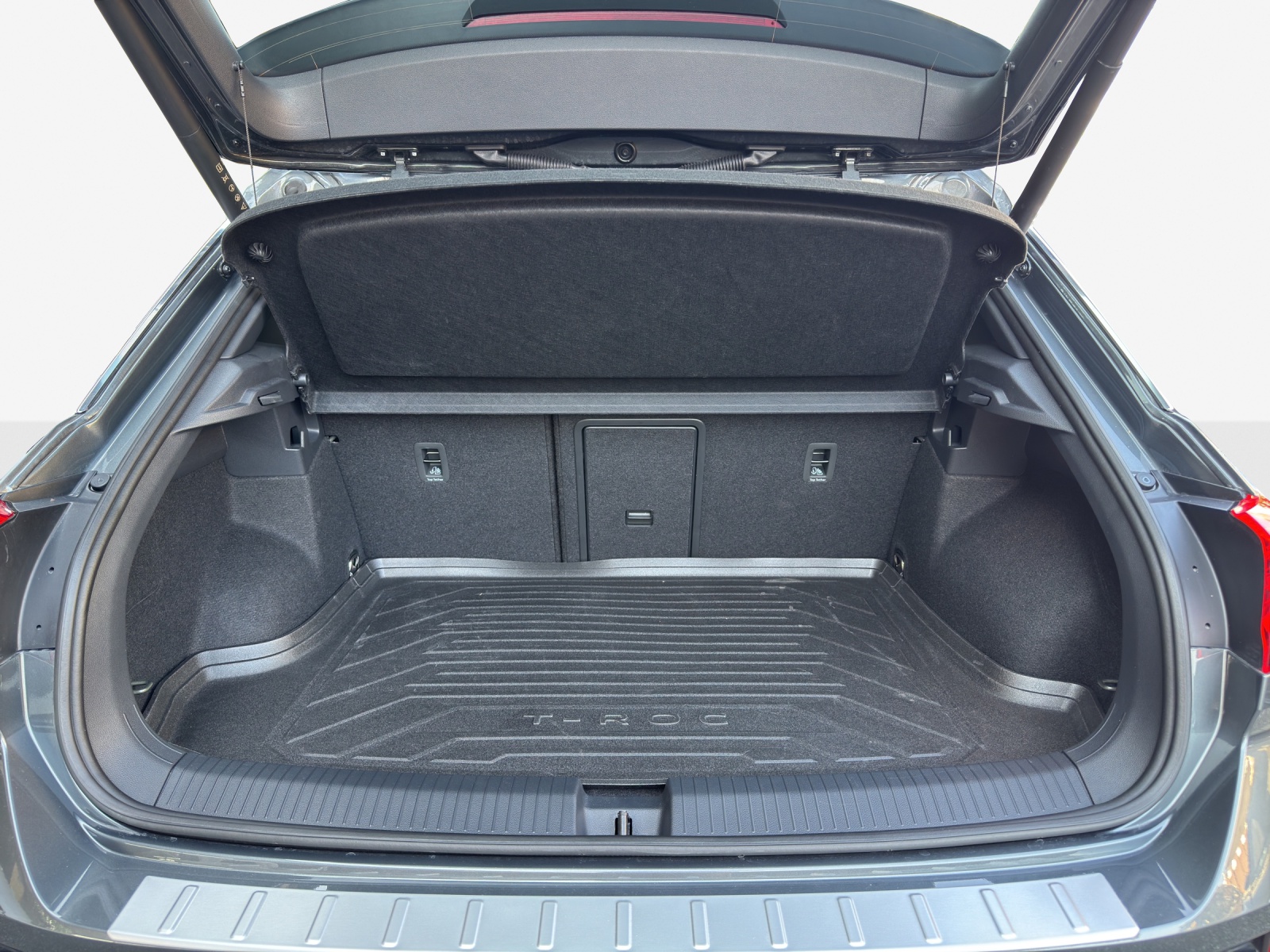 VW T-Roc 2.0 TSI R-Line DSG 4Motion-image-12