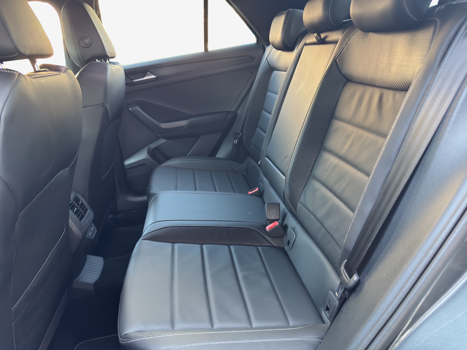 VW T-Roc 2.0 TSI R-Line DSG 4Motion-image-11