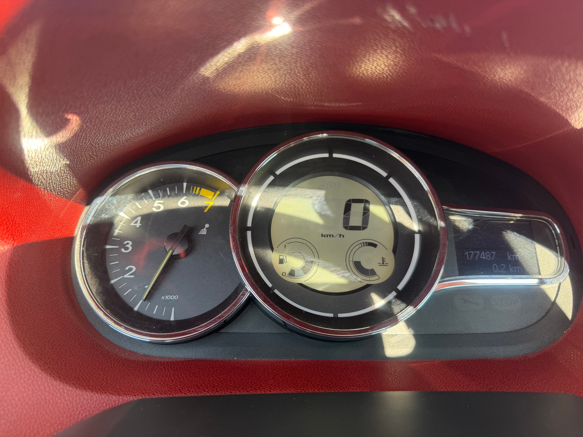 RENAULT Mégane CC 1.4 16V Turbo Dynamique-image-11