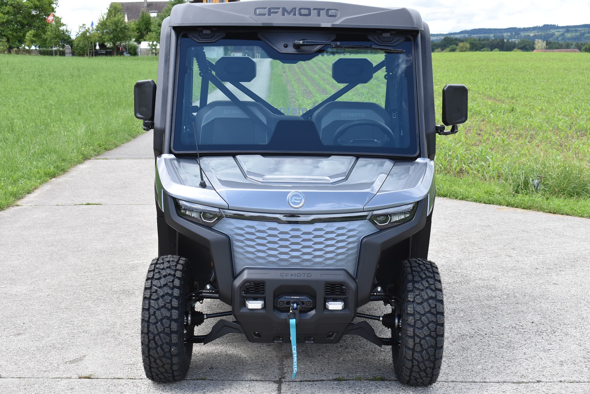 CF MOTO UForce U6 EV 100% Elektrisch-showroom-element-1