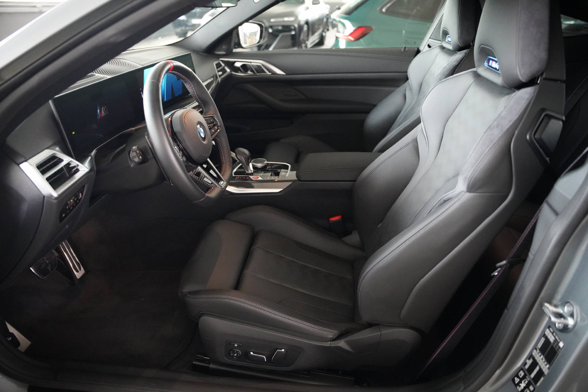 BMW M4 Coupé Competition M xDrive LCI-image-7