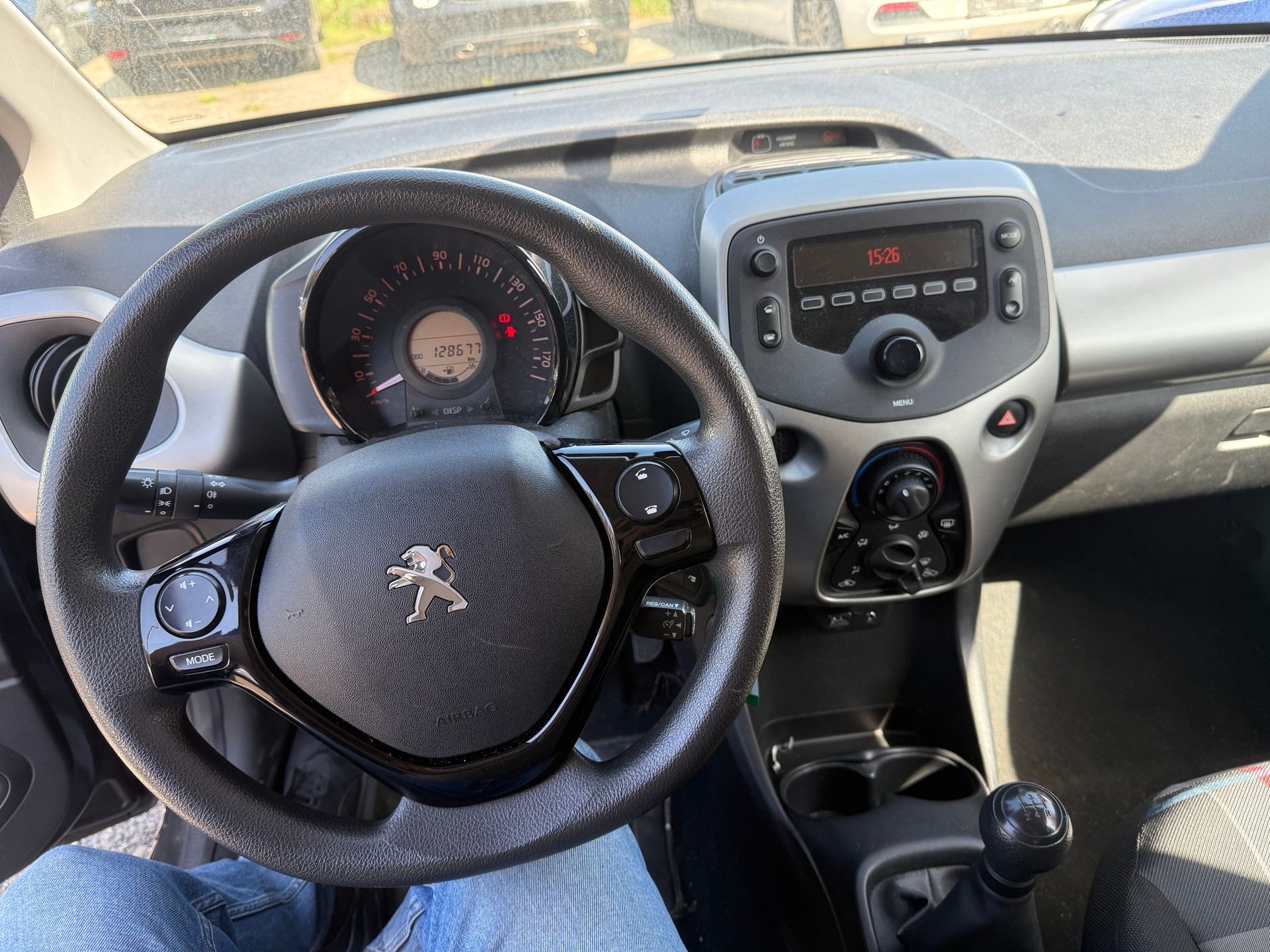 PEUGEOT 108 1.2 VTi Féline Top-image-10