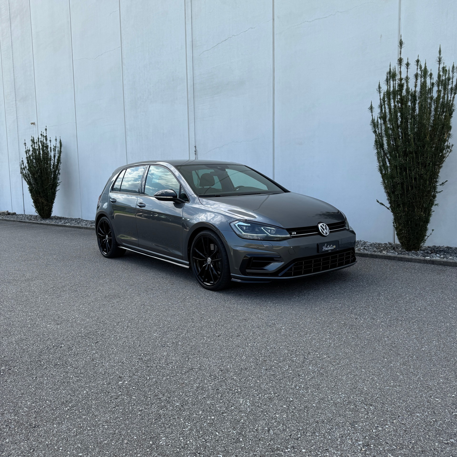 VW Golf 2.0 TSI R 4Motion DSG-image-0