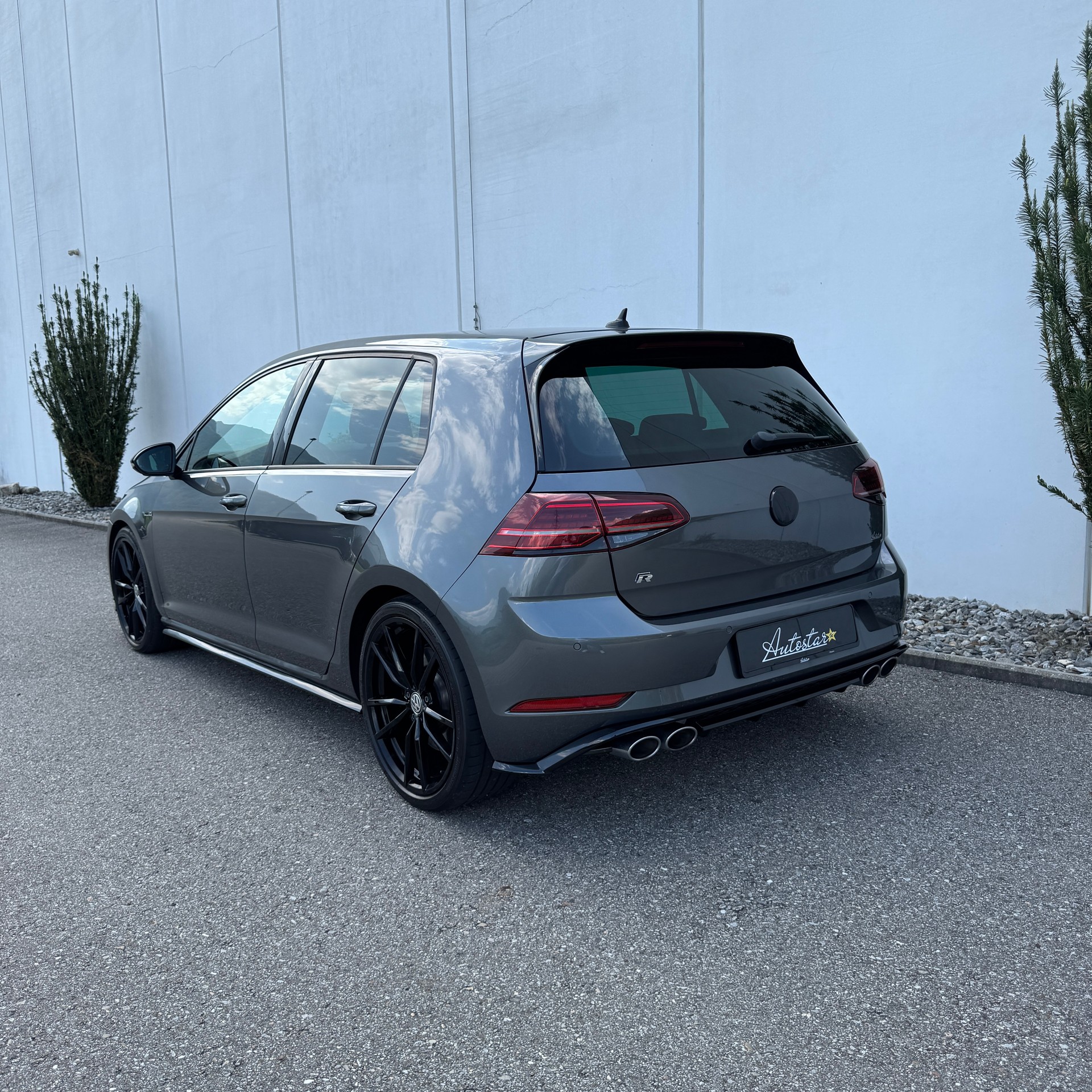 VW Golf 2.0 TSI R 4Motion DSG-image-3