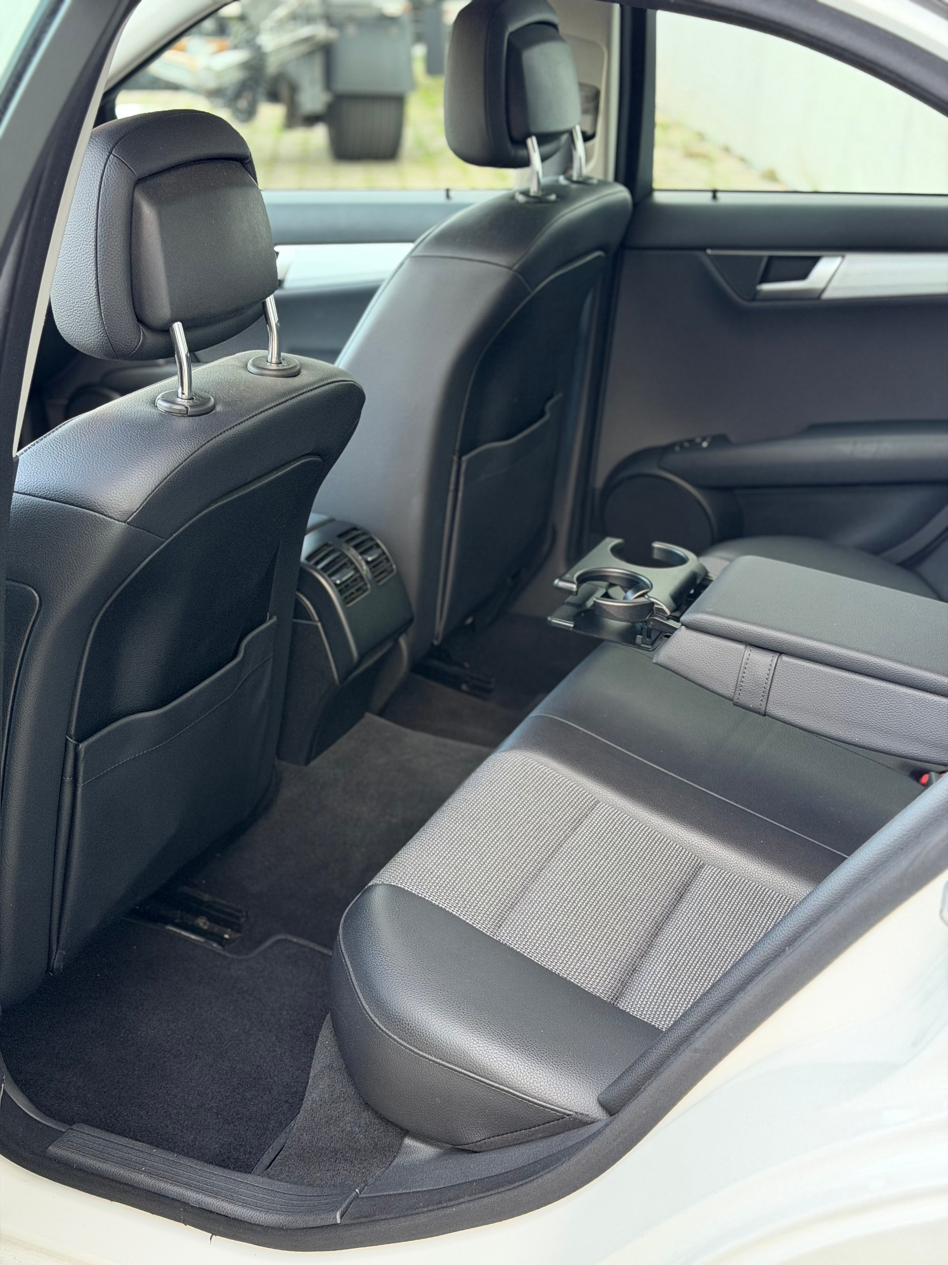 MERCEDES-BENZ C 250 CDI Avantgarde 4Matic 7G-Tronic-image-9