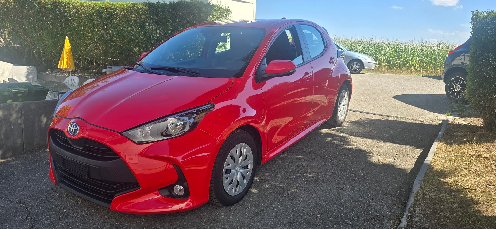 TOYOTA Yaris 1.5 Active e-CVT-image-2