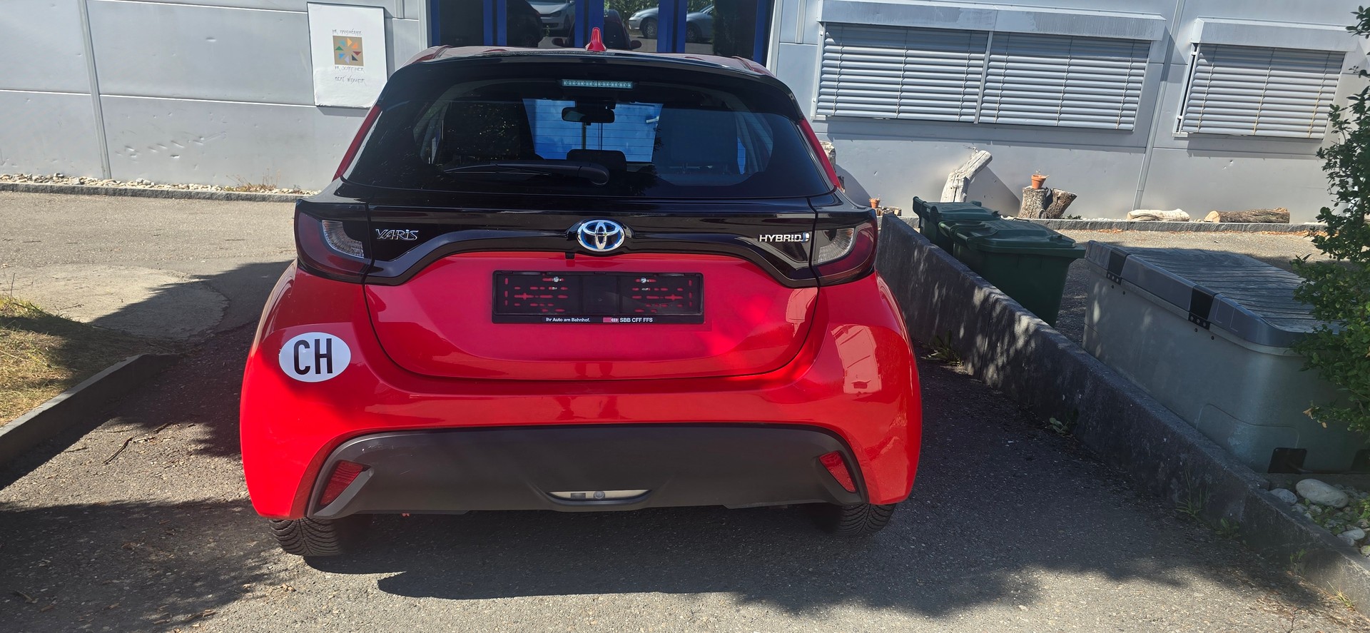TOYOTA Yaris 1.5 Active e-CVT-image-4