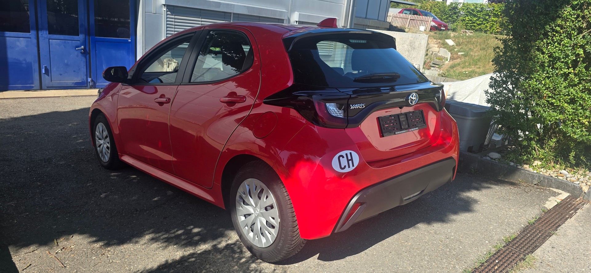 TOYOTA Yaris 1.5 Active e-CVT-image-3