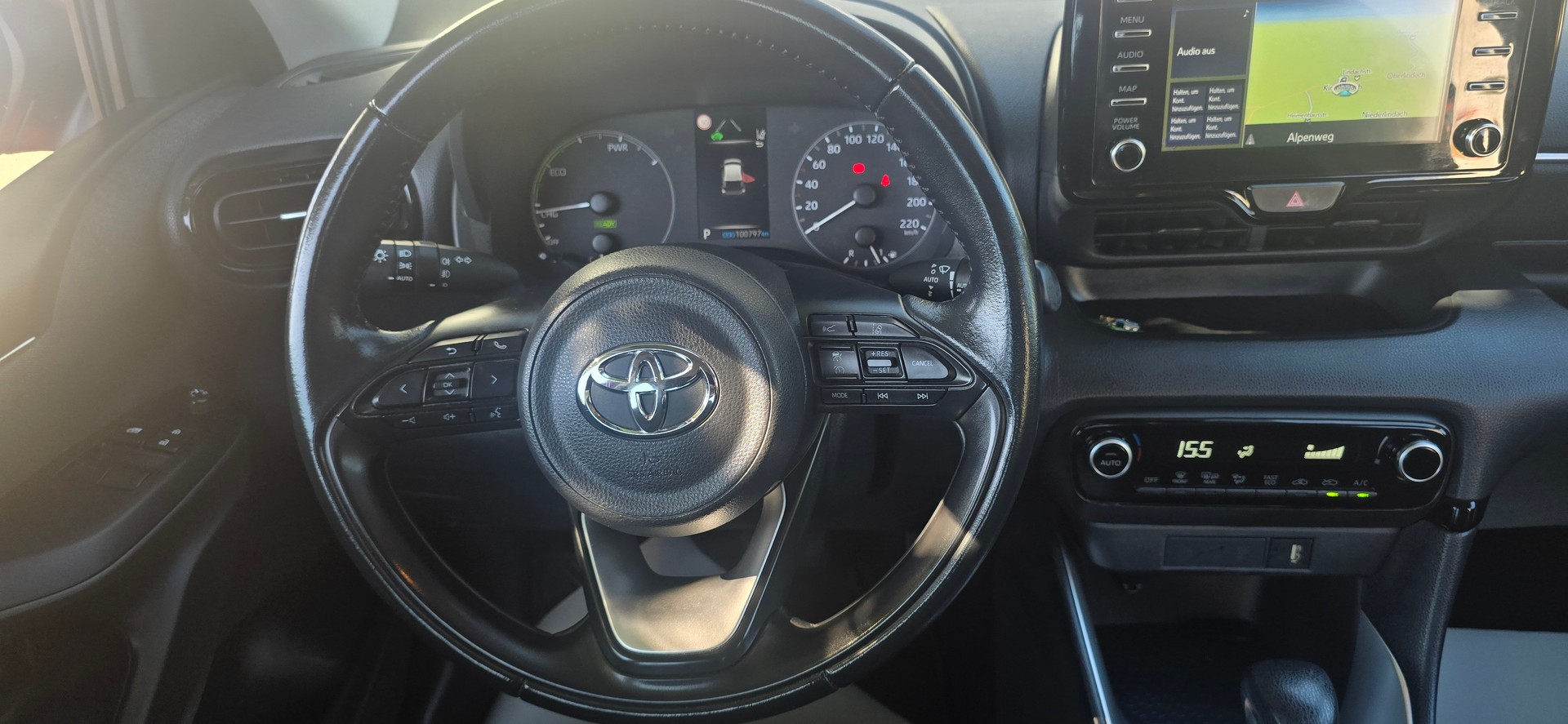 TOYOTA Yaris 1.5 Active e-CVT-image-7