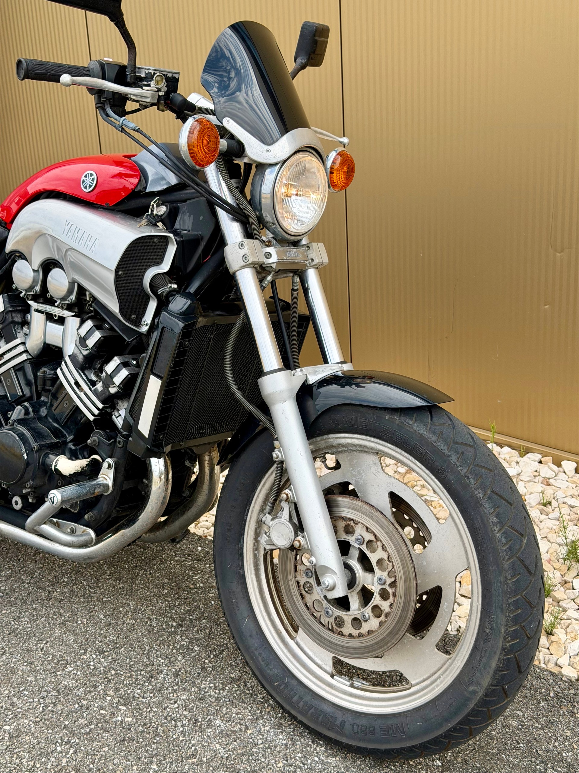 YAMAHA V-Max VMX 1200-showroom-element-1
