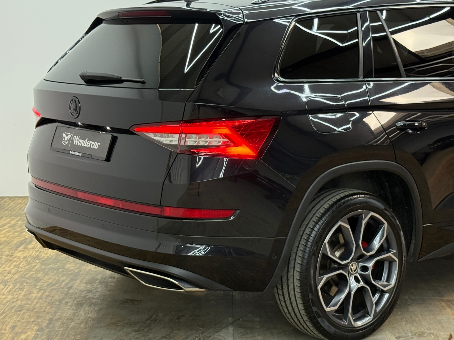 SKODA Kodiaq 2.0 Bi-TDI SCR RS 4x4 DSG-image-13