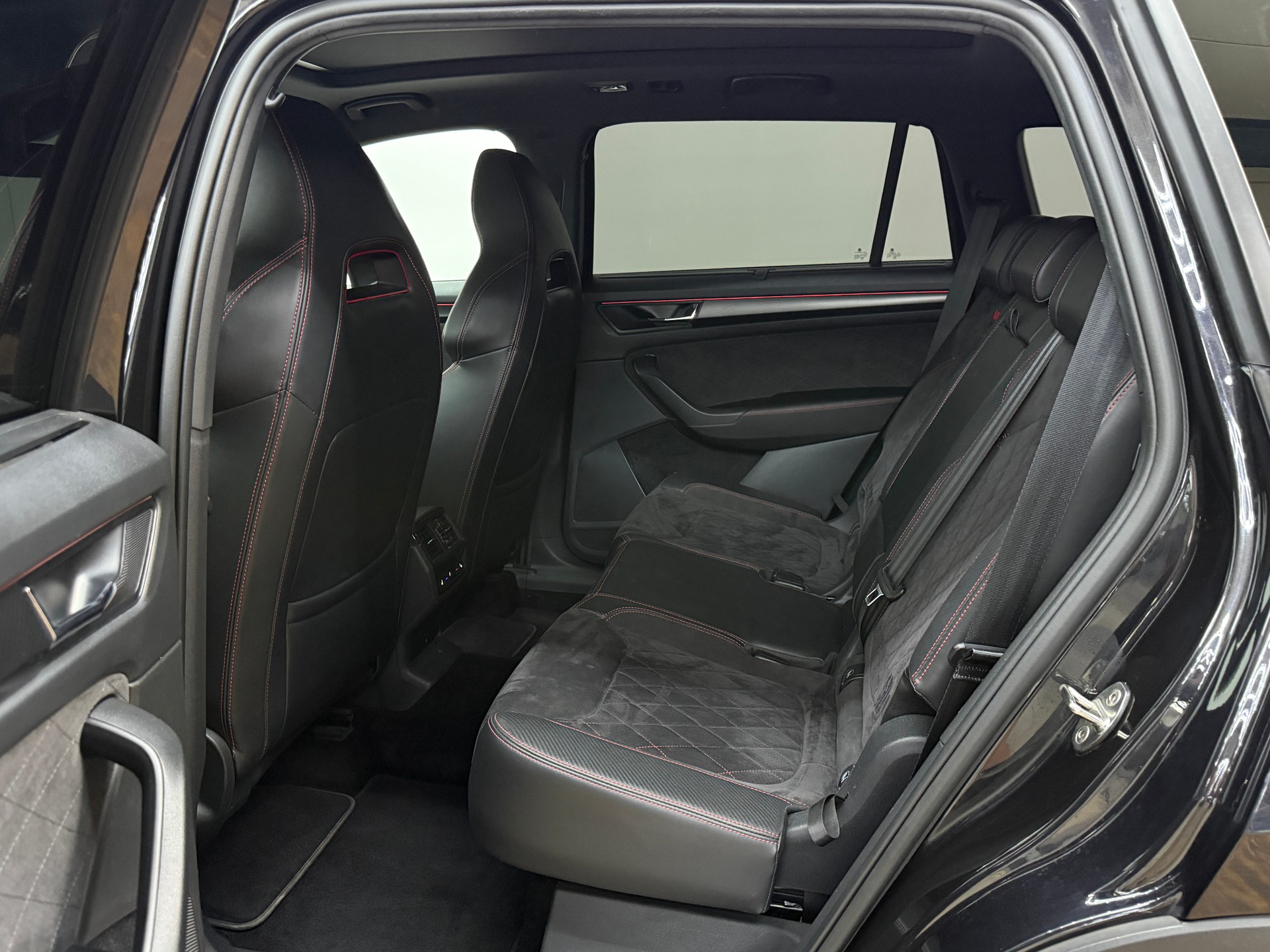 SKODA Kodiaq 2.0 Bi-TDI SCR RS 4x4 DSG-image-22