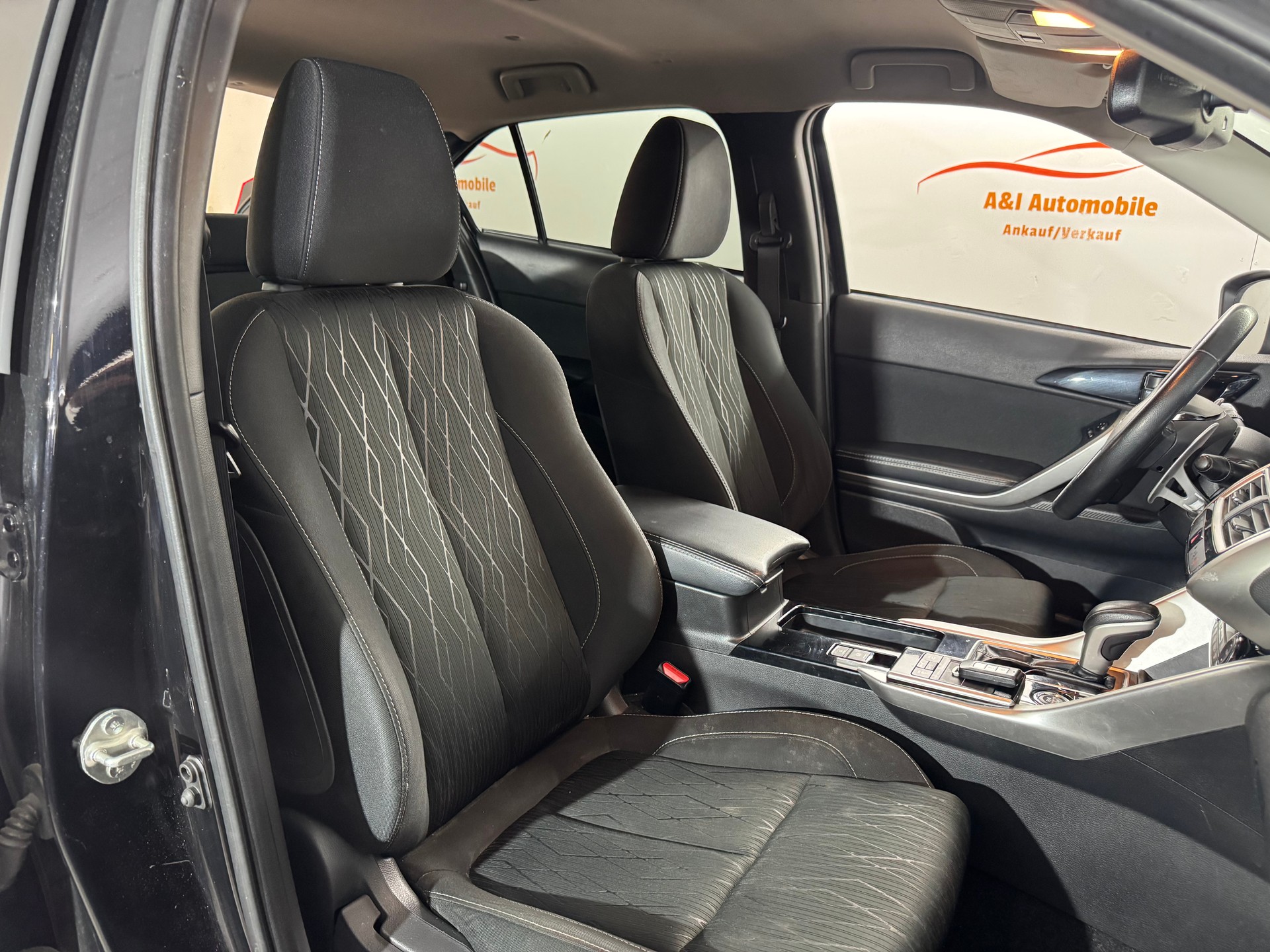MITSUBISHI Eclipse Cross 1.5 T-Mivec Style 4WD CVT-image-9