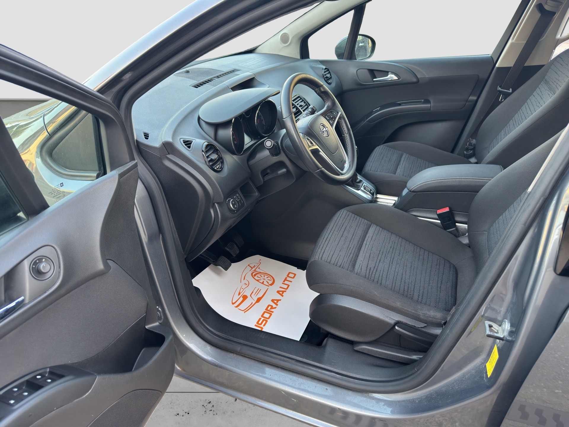OPEL Meriva 1.4 Turbo Cosmo-image-13