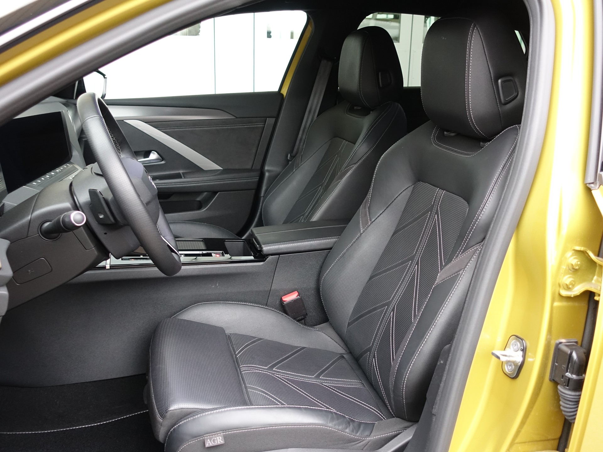 OPEL Astra 1.6 PHEV Swiss + Anhängerkupplung, Lederausstattung-image-25