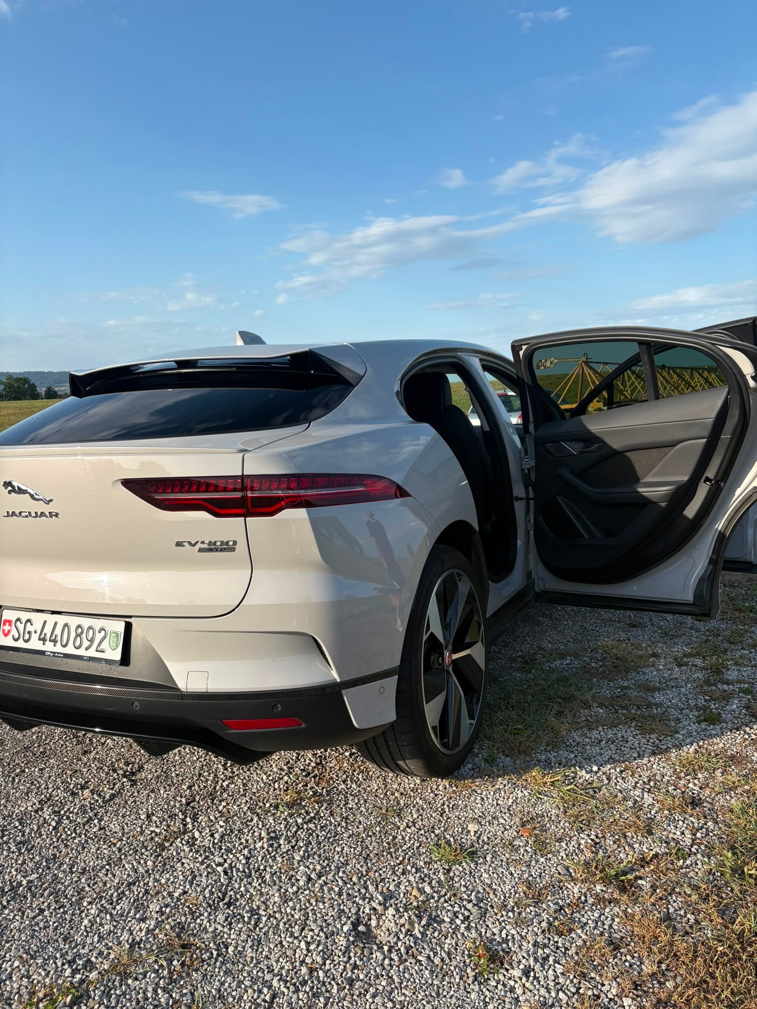 JAGUAR EV400 SE AWD-image-1