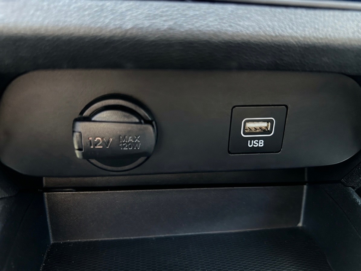 HYUNDAI i10 1.2 Vertex Automat-image-28