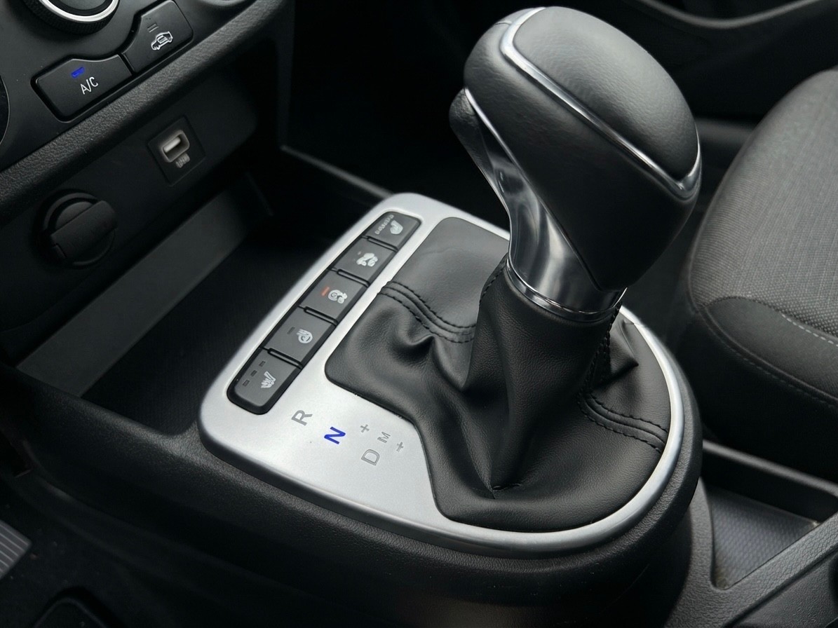 HYUNDAI i10 1.2 Vertex Automat-image-29