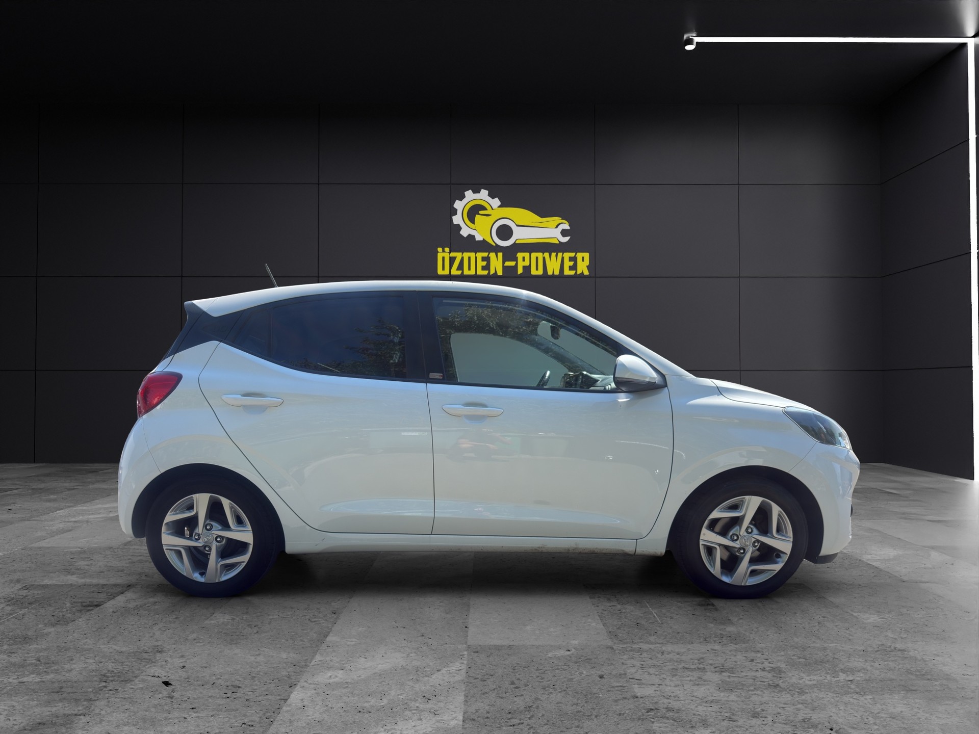 HYUNDAI i10 1.2 Vertex Automat-showroom-element-3