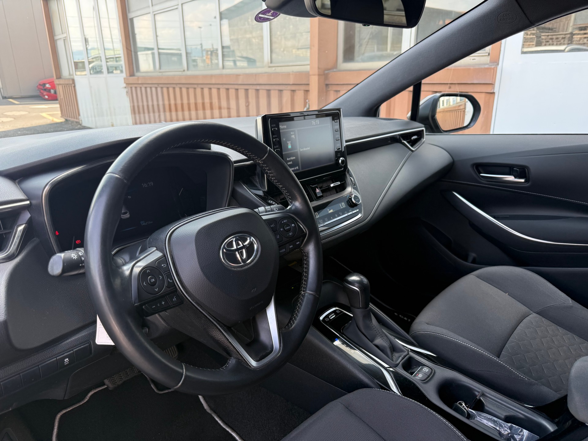 TOYOTA Corolla Touring Sports 1.8 HSD Comfort e-CVT-image-6