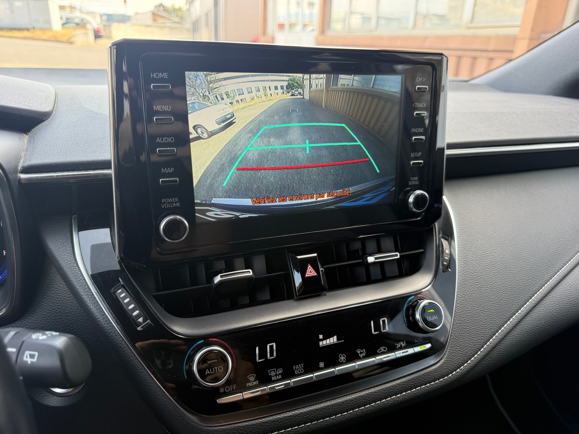 TOYOTA Corolla Touring Sports 1.8 HSD Comfort e-CVT-image-11