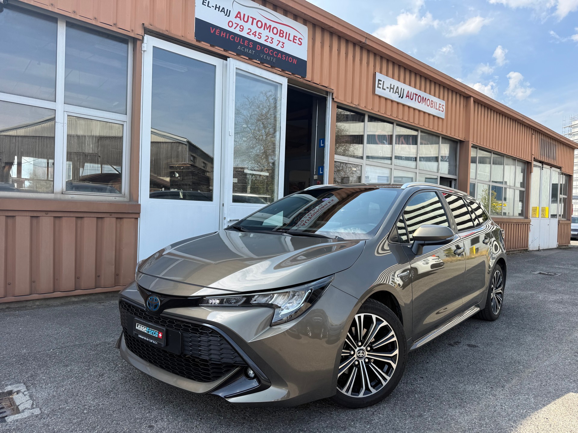 TOYOTA Corolla Touring Sports 1.8 HSD Comfort e-CVT-image-0
