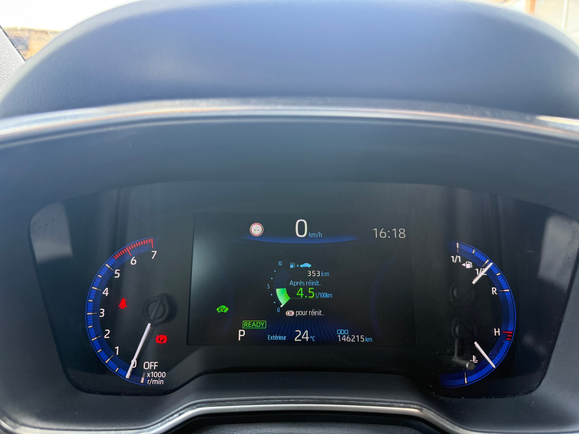 TOYOTA Corolla Touring Sports 1.8 HSD Comfort e-CVT-image-9