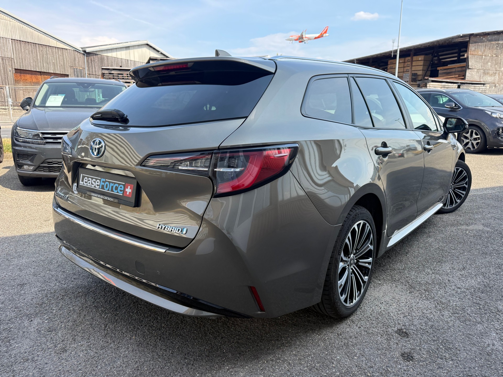 TOYOTA Corolla Touring Sports 1.8 HSD Comfort e-CVT-image-3