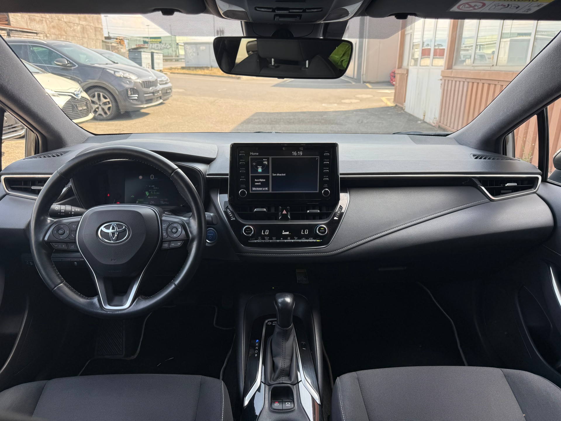 TOYOTA Corolla Touring Sports 1.8 HSD Comfort e-CVT-image-4