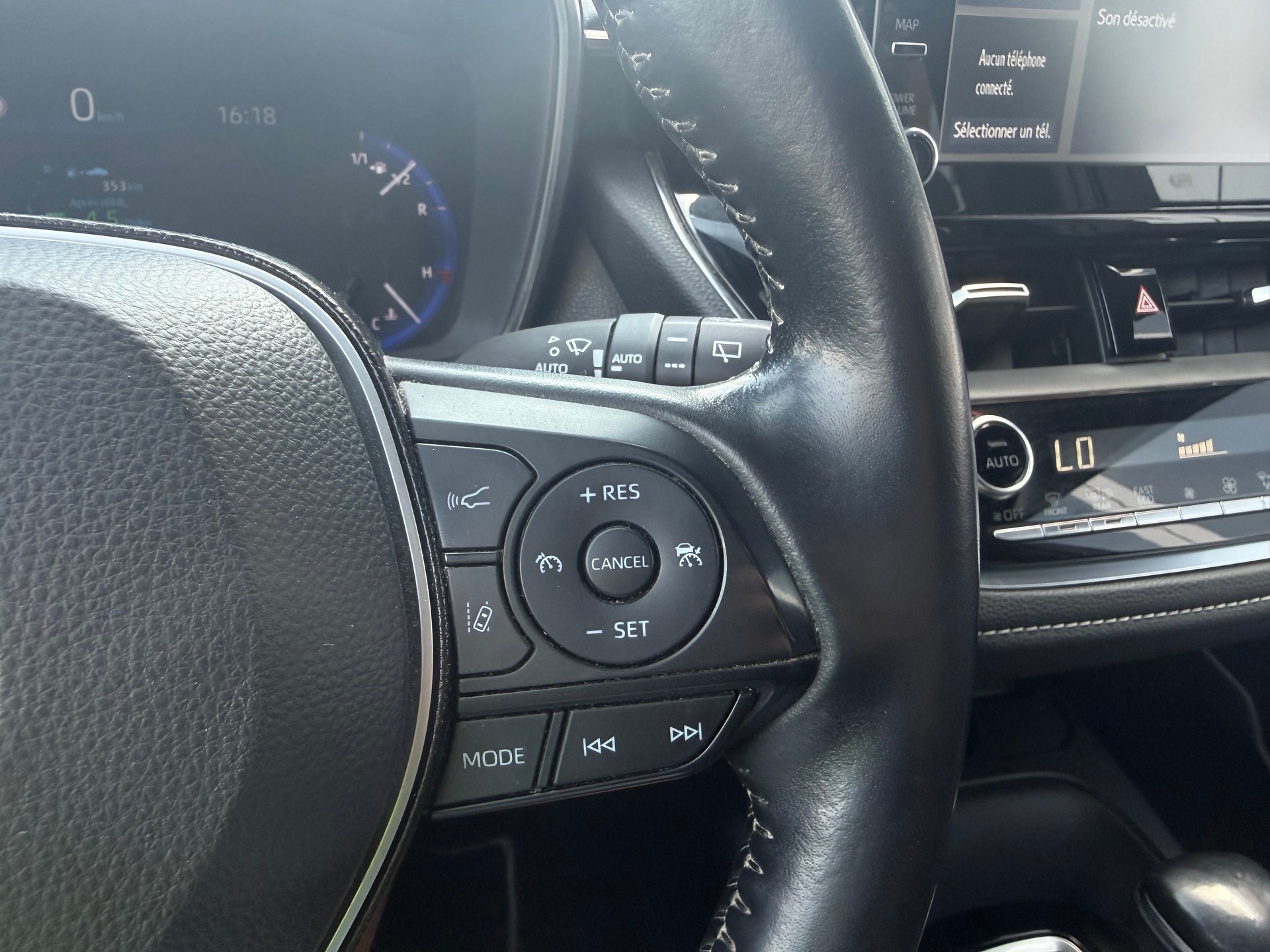TOYOTA Corolla Touring Sports 1.8 HSD Comfort e-CVT-image-8