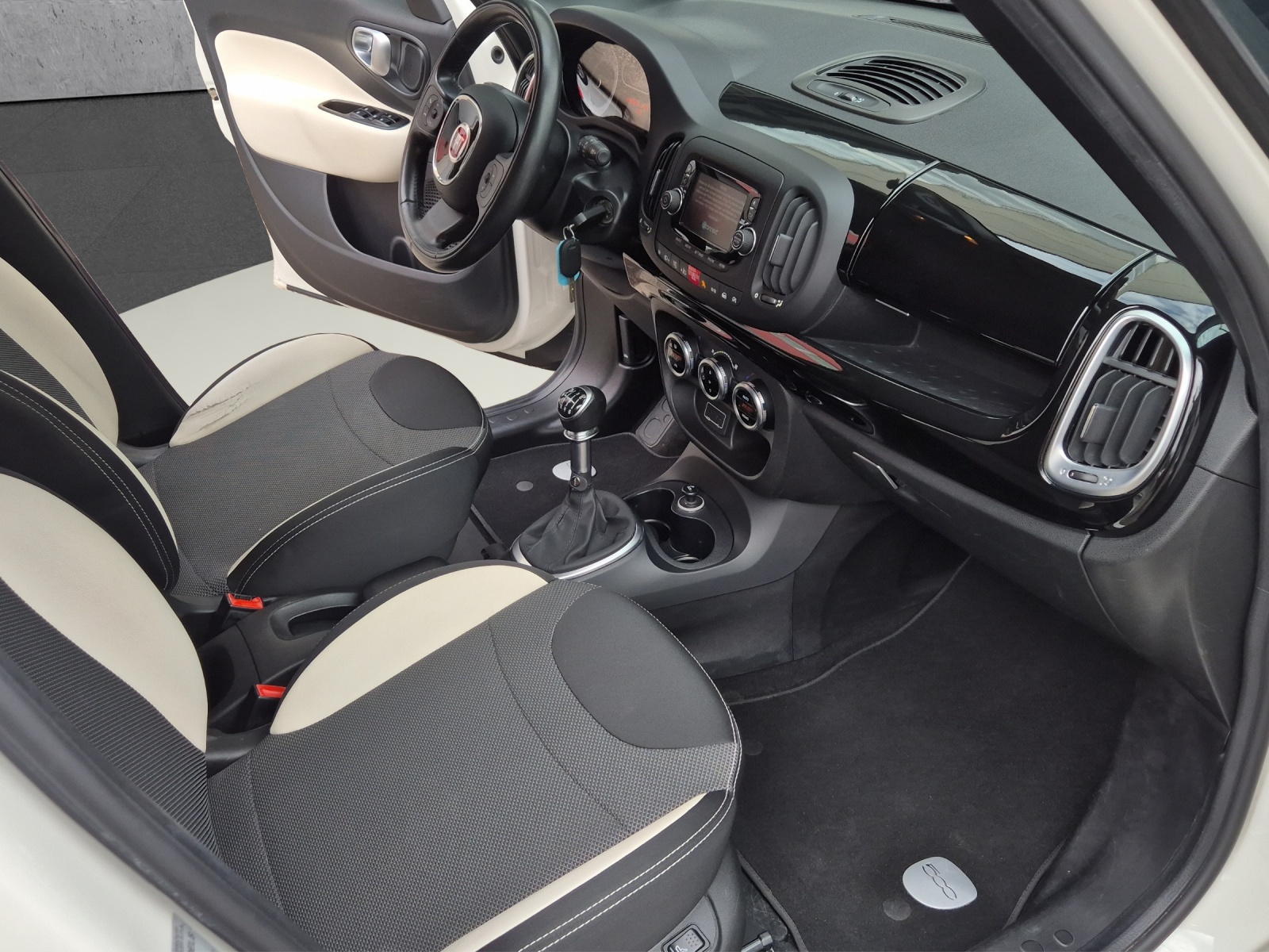 FIAT 500L 1.6 JTD Trekking-image-11