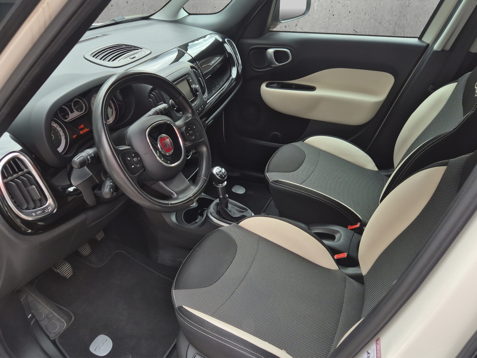 FIAT 500L 1.6 JTD Trekking-image-9