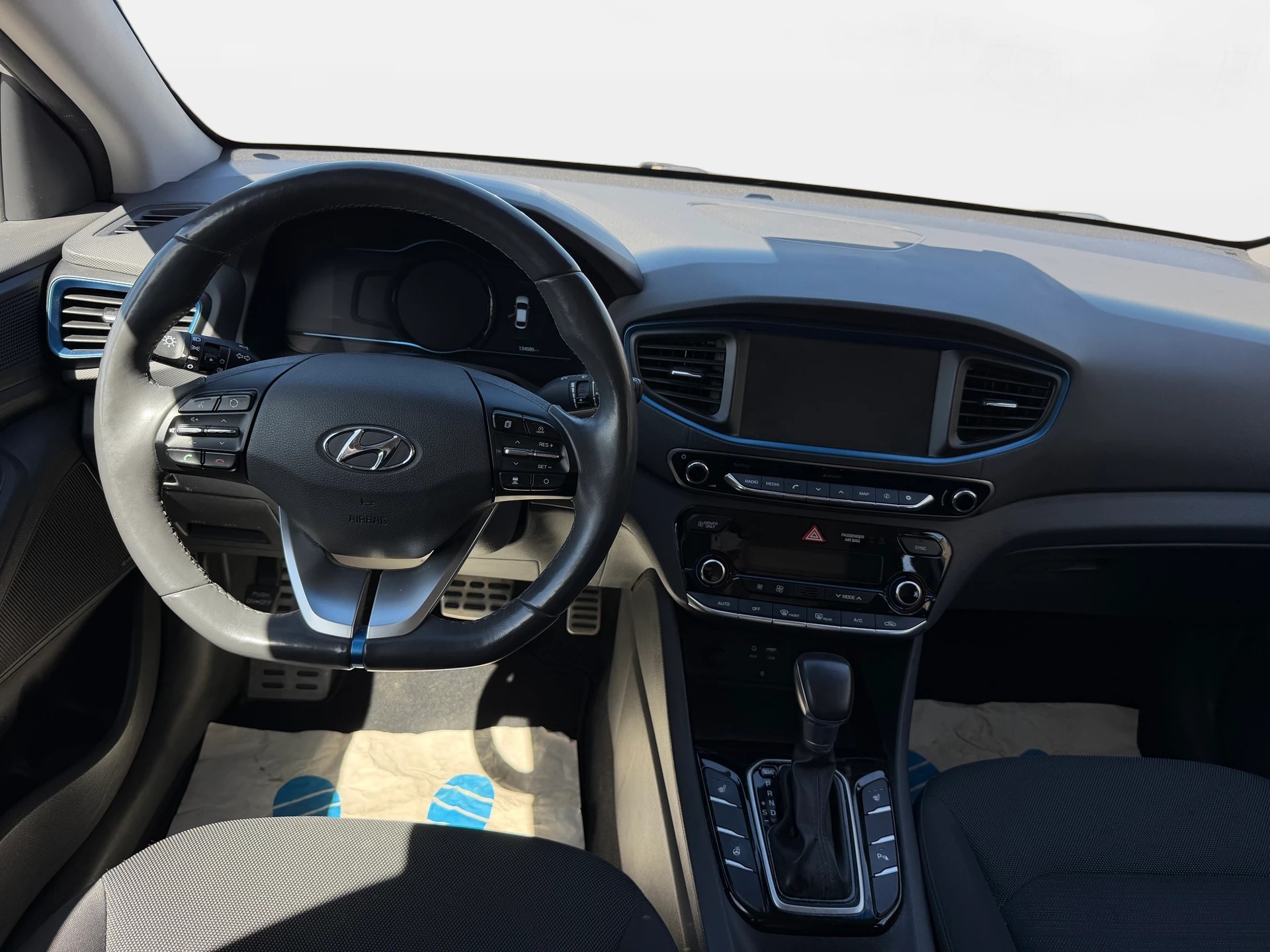 HYUNDAI Ioniq 1.6 GDi HEV Launch Plus DCT | CH-Auto | Frisch MFK | 1-Hand-image-11