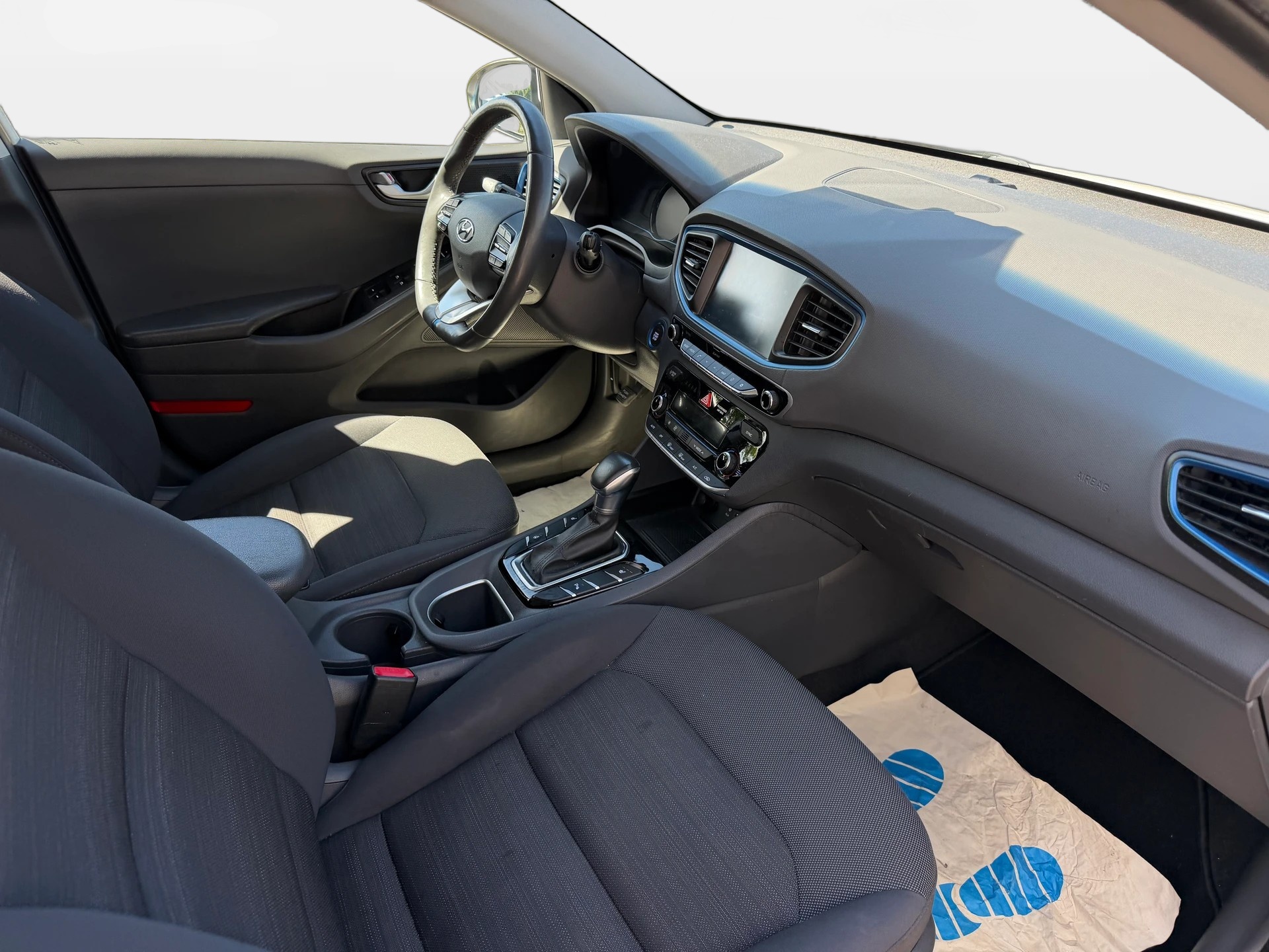 HYUNDAI Ioniq 1.6 GDi HEV Launch Plus DCT | CH-Auto | Frisch MFK | 1-Hand-image-8