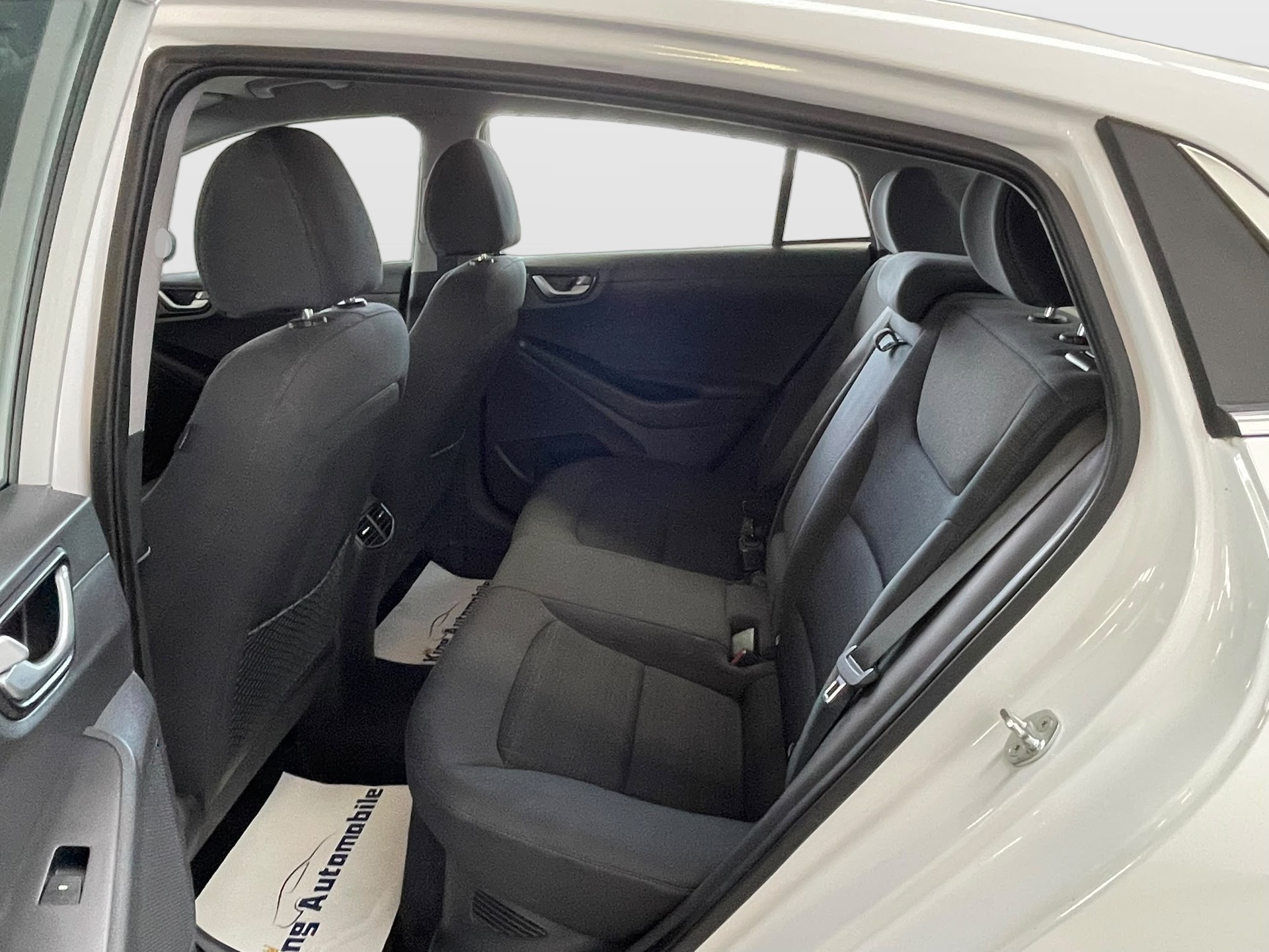 HYUNDAI Ioniq 1.6 GDi HEV Launch Plus DCT | CH-Auto | Frisch MFK | 1-Hand-image-9