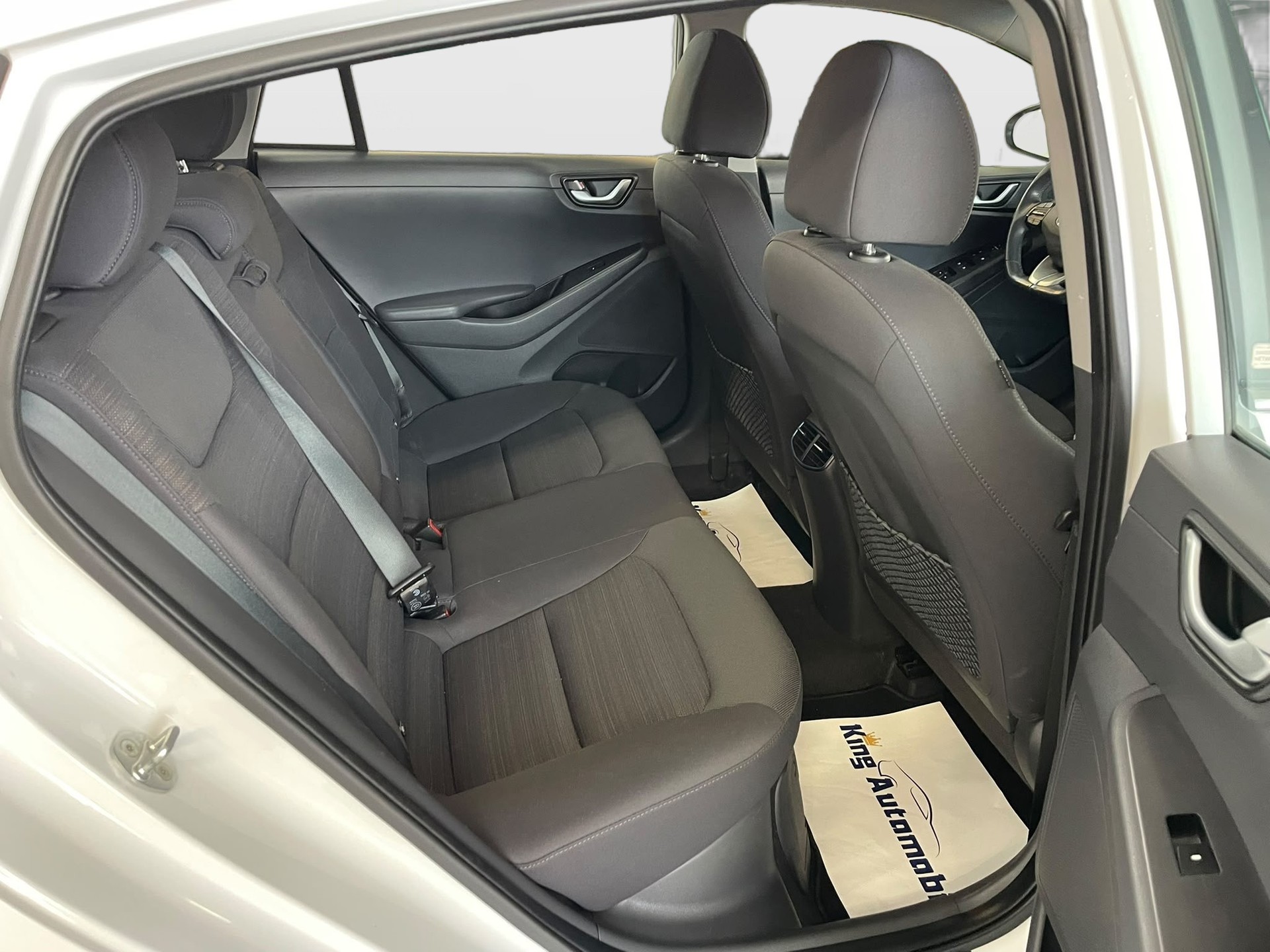 HYUNDAI Ioniq 1.6 GDi HEV Launch Plus DCT | CH-Auto | Frisch MFK | 1-Hand-image-10