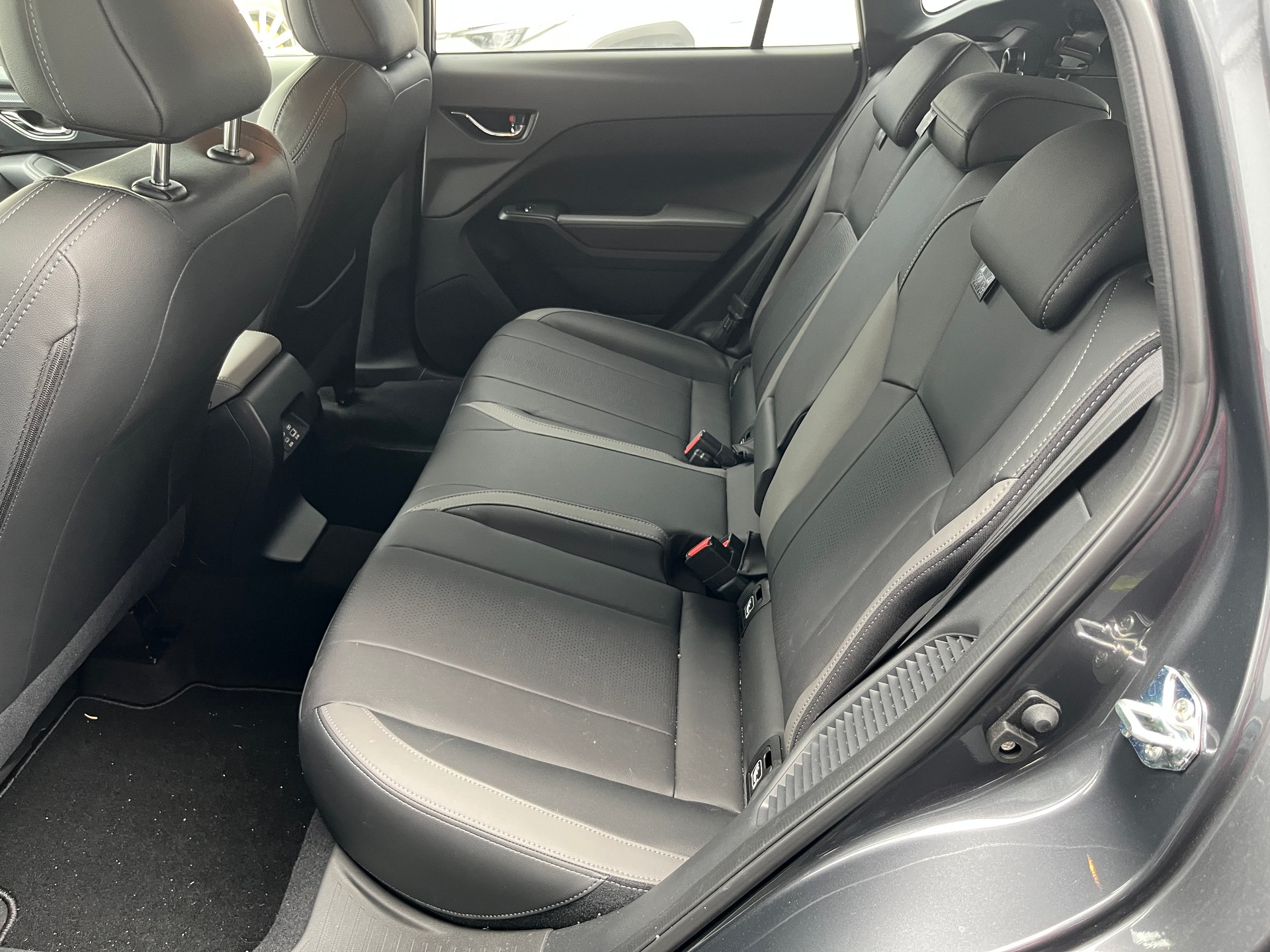 SUBARU Crosstrek 2.0i e-Boxer Luxury-image-8