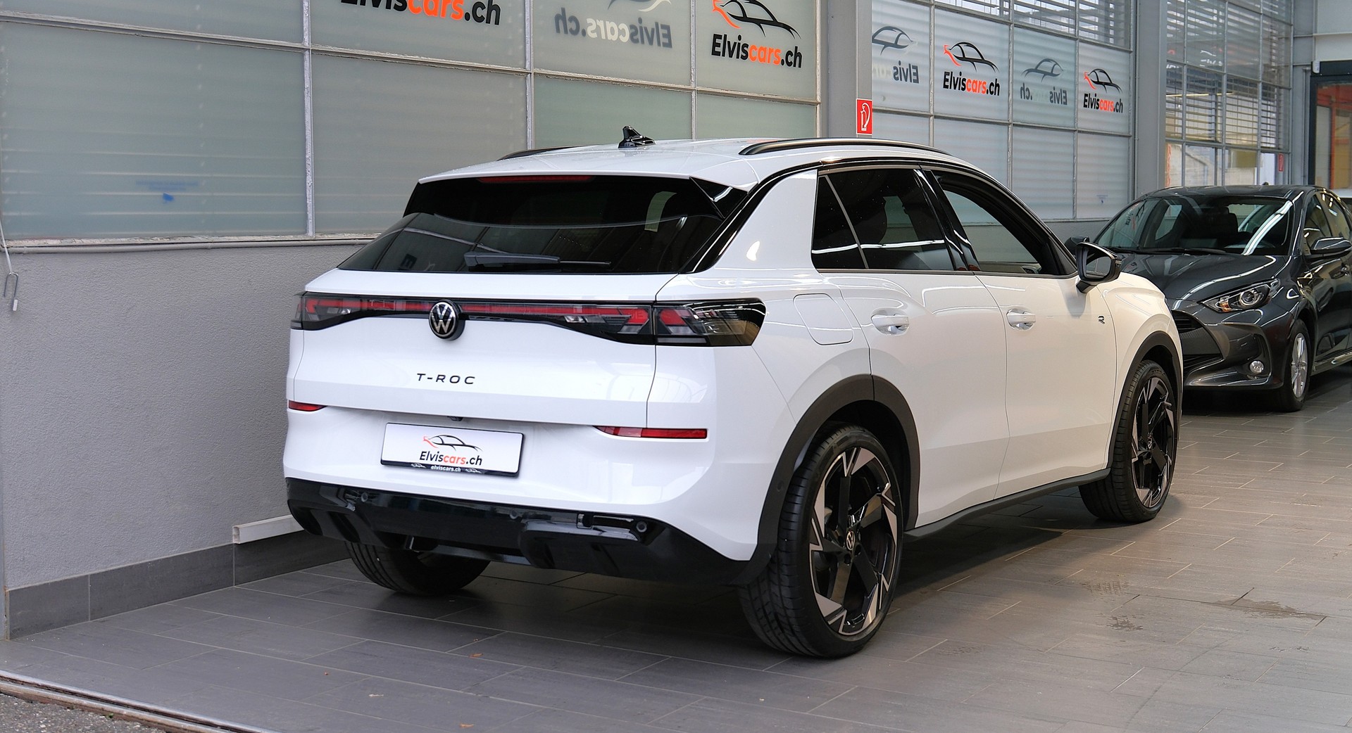 VW T-Roc 1.5 eTSI mHEV R-Line DSG "Black Style "-image-24