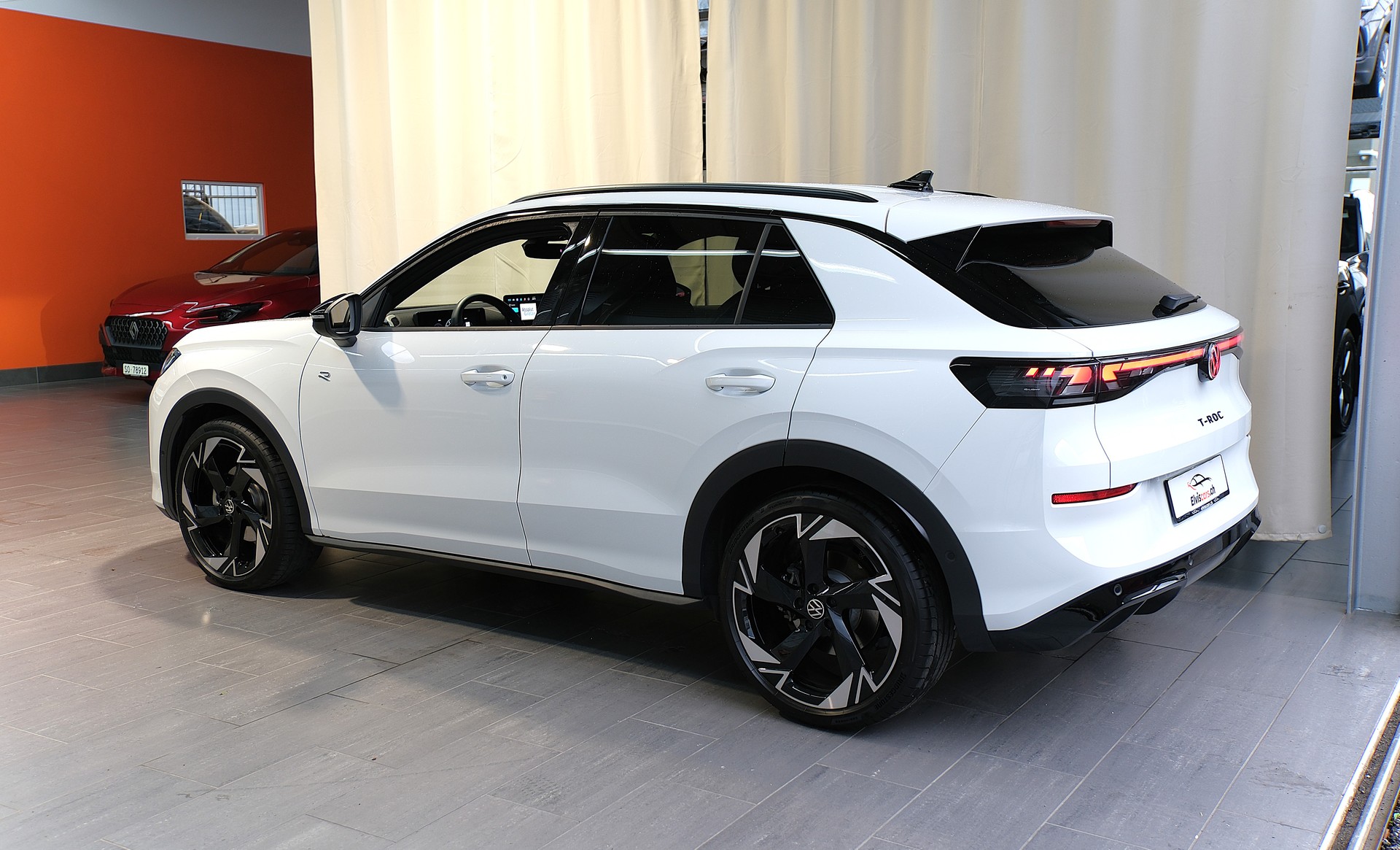 VW T-Roc 1.5 eTSI mHEV R-Line DSG "Black Style "-image-9