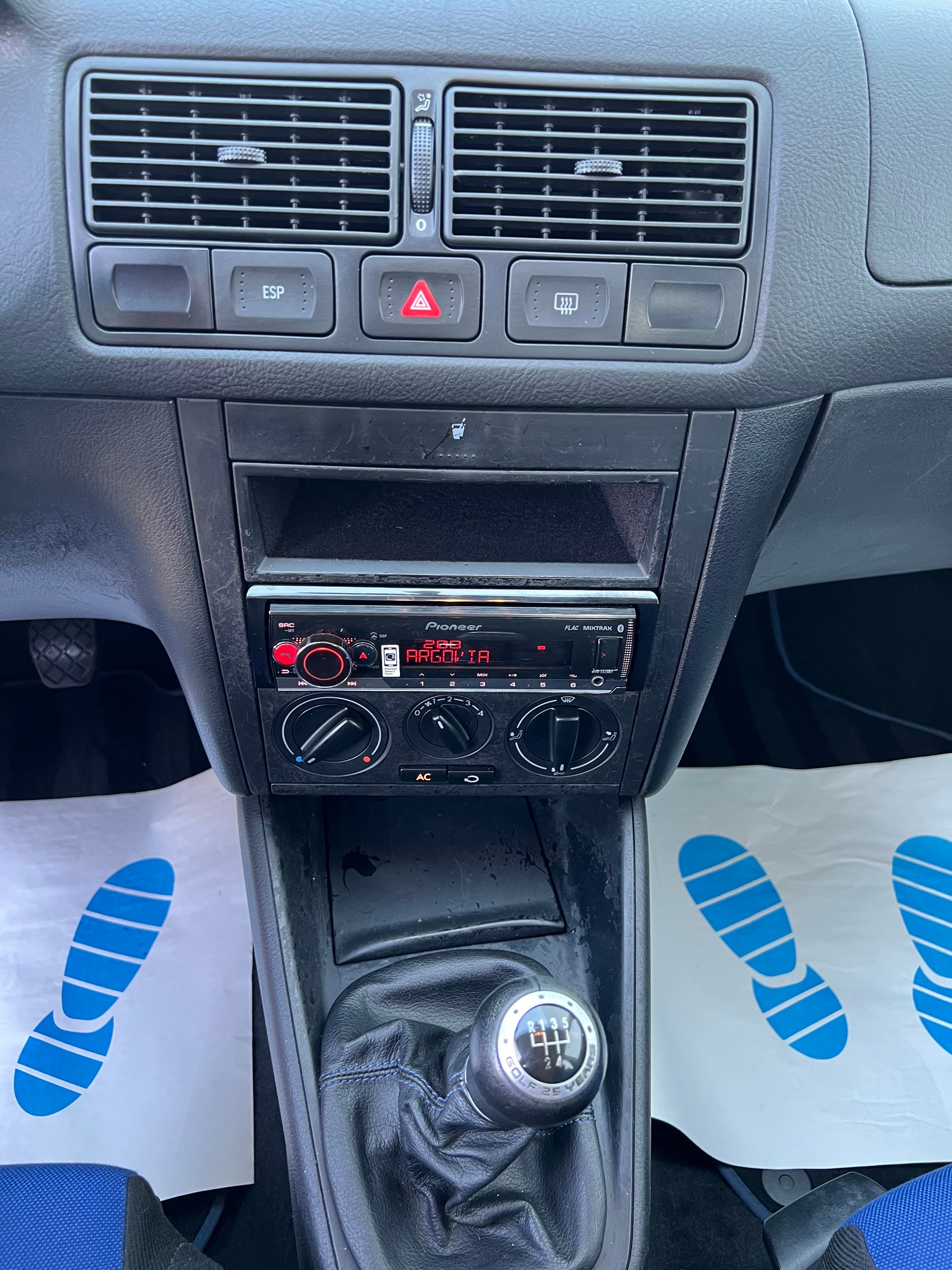 VW Golf 1.6 16V-image-8