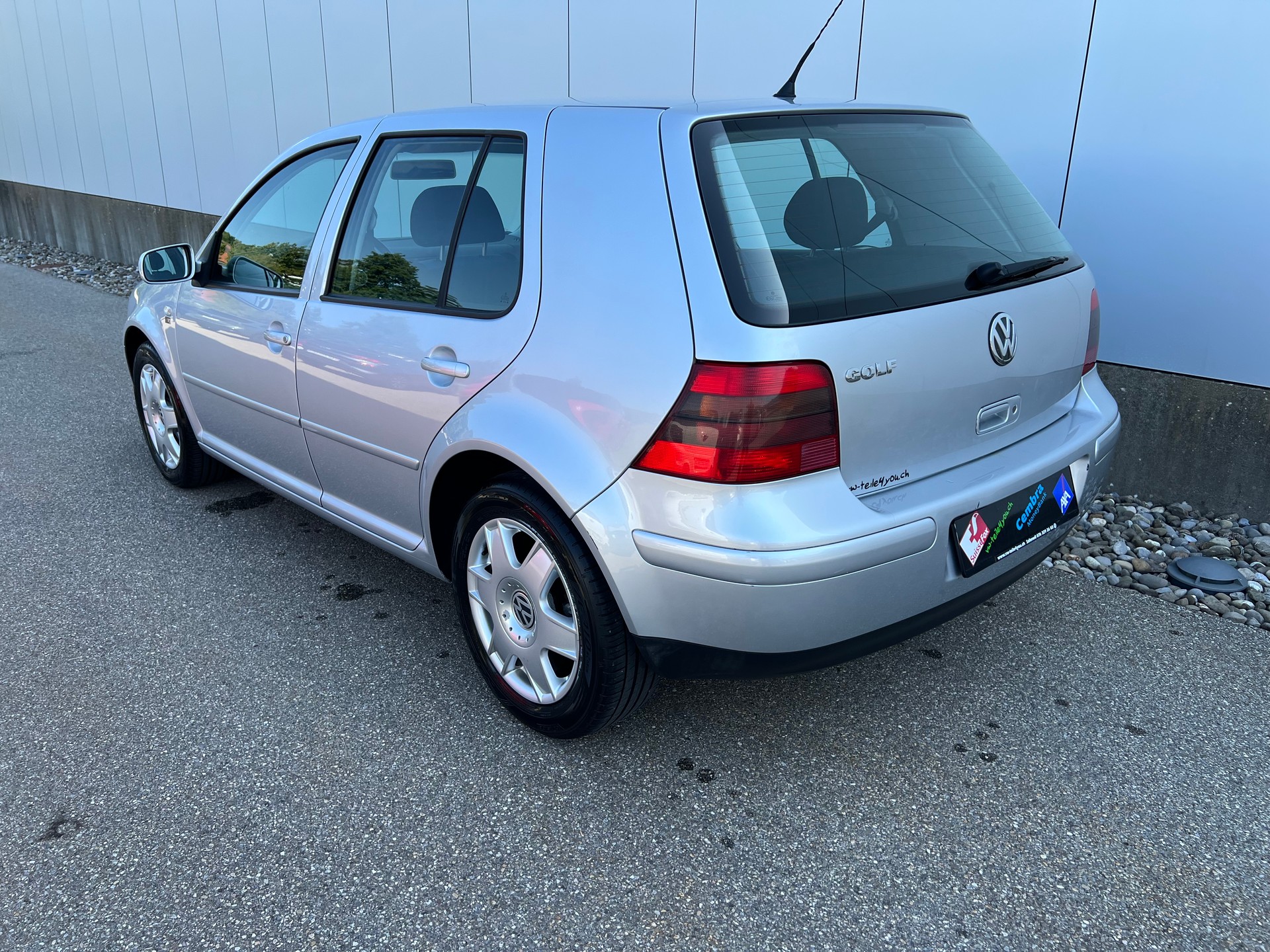 VW Golf 1.6 16V-image-2