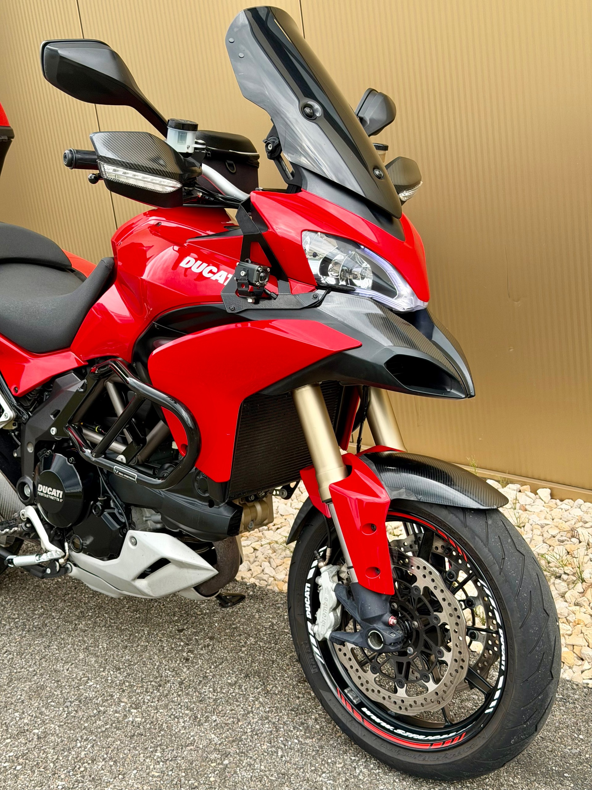 DUCATI Multistrada 1200 ABS-showroom-element-1