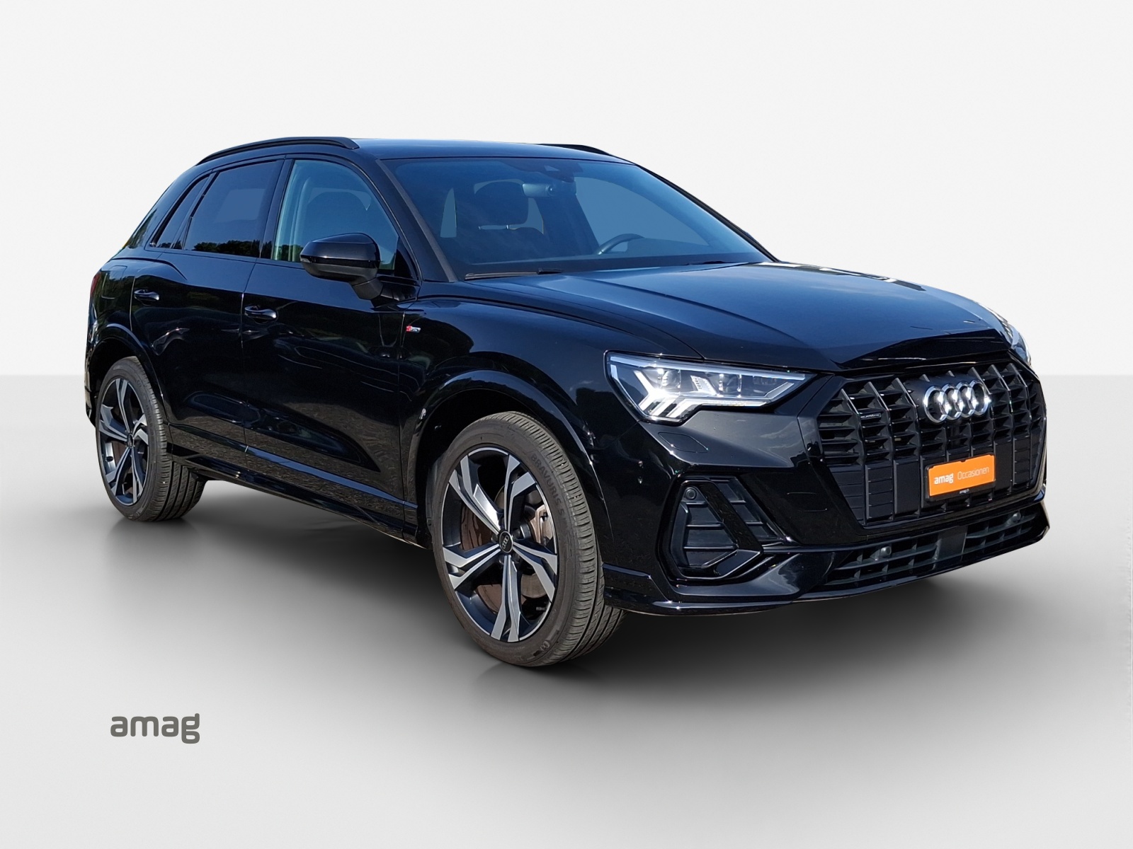 AUDI Q3 40 TFSI S line quattro S-tronic-image-5