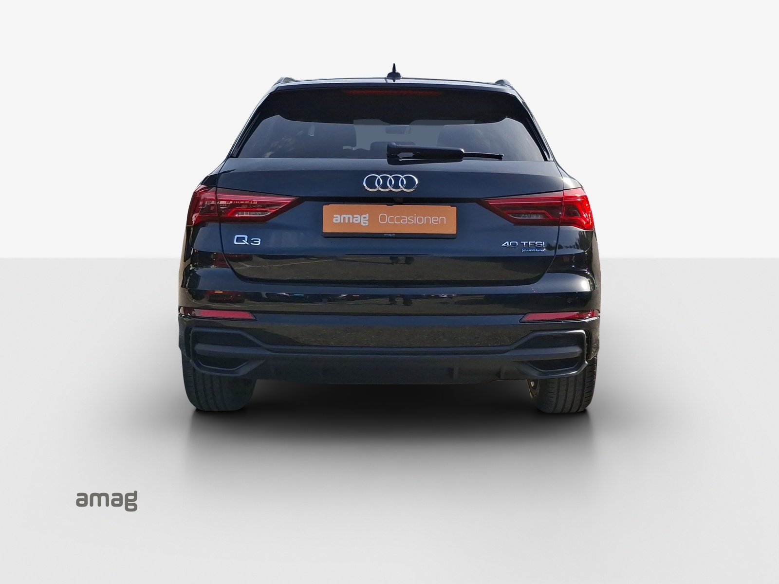 AUDI Q3 40 TFSI S line quattro S-tronic-showroom-element-3