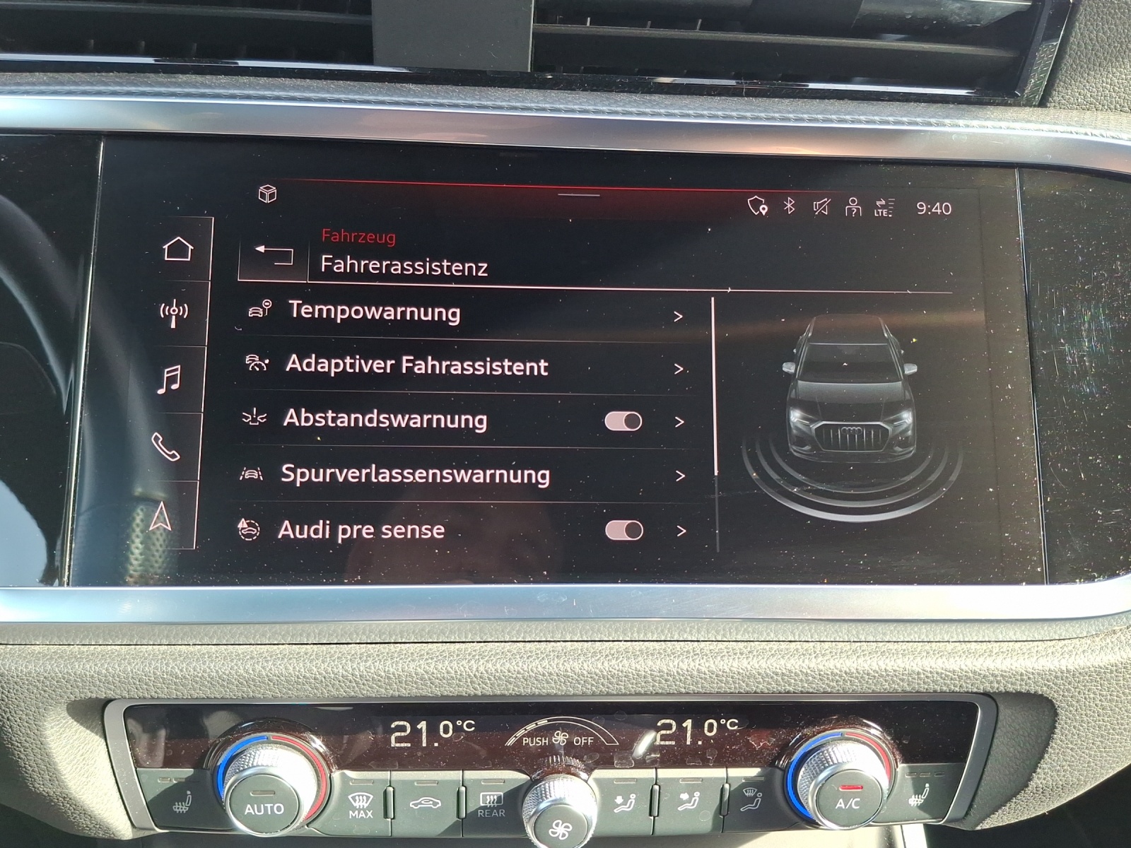 AUDI Q3 40 TFSI S line quattro S-tronic-image-14