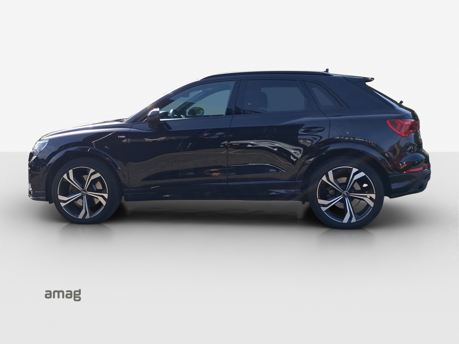 AUDI Q3 40 TFSI S line quattro S-tronic-showroom-element-1