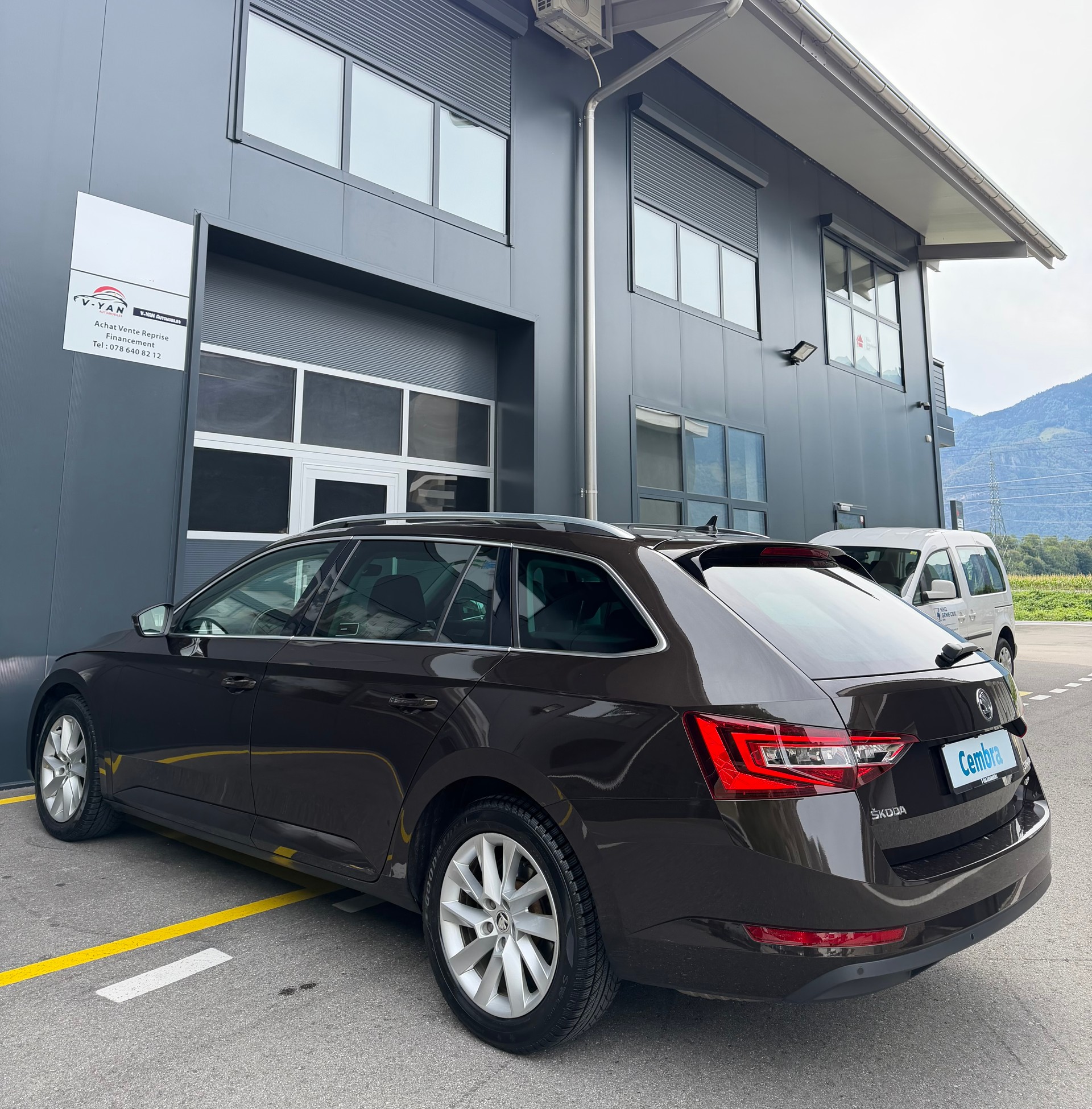 SKODA Superb Combi 2.0 TDi Style 4x4 DSG-image-5