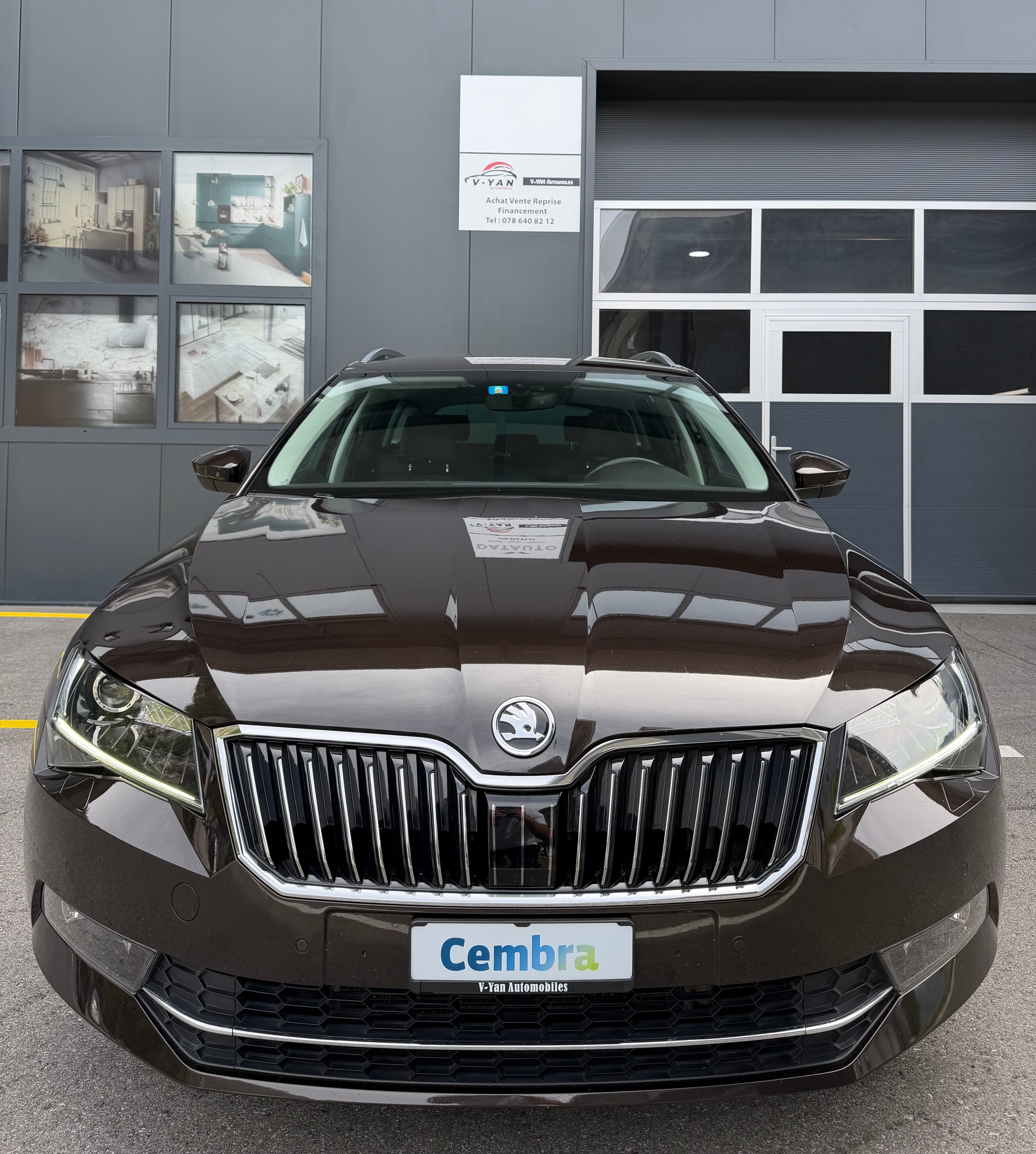 SKODA Superb Combi 2.0 TDi Style 4x4 DSG-image-2