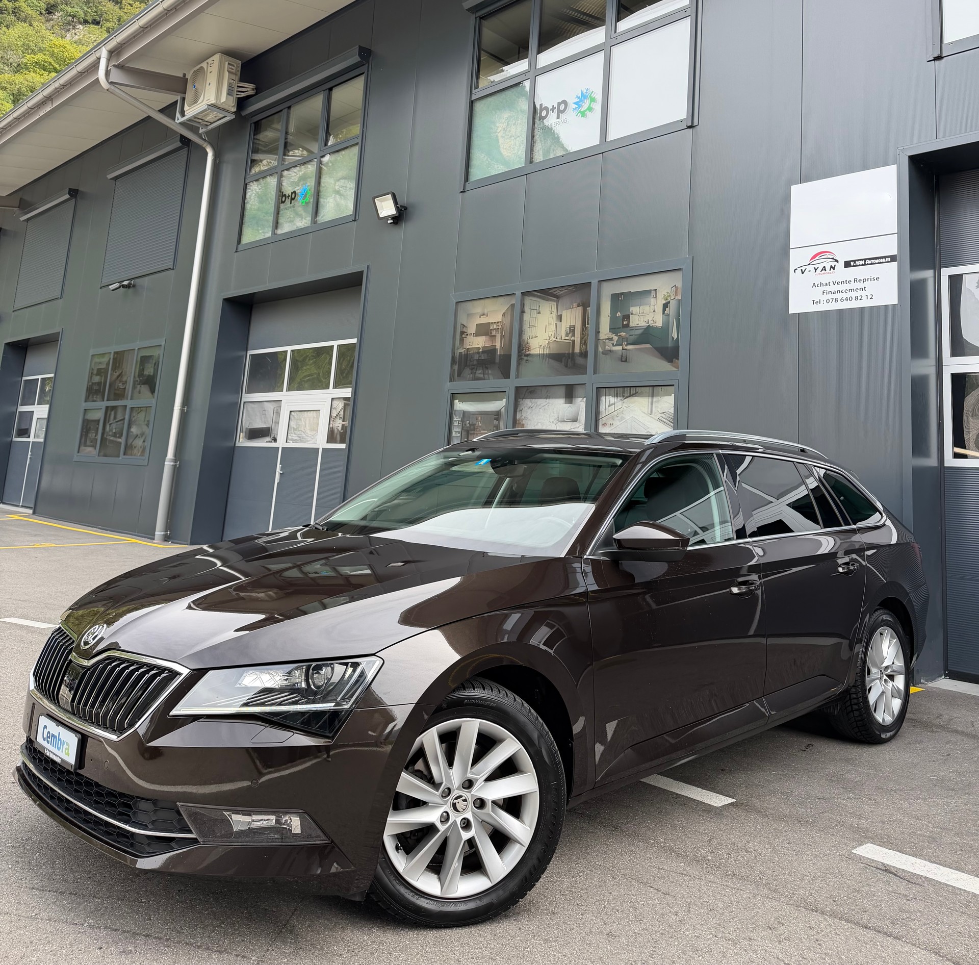 SKODA Superb Combi 2.0 TDi Style 4x4 DSG-image-0